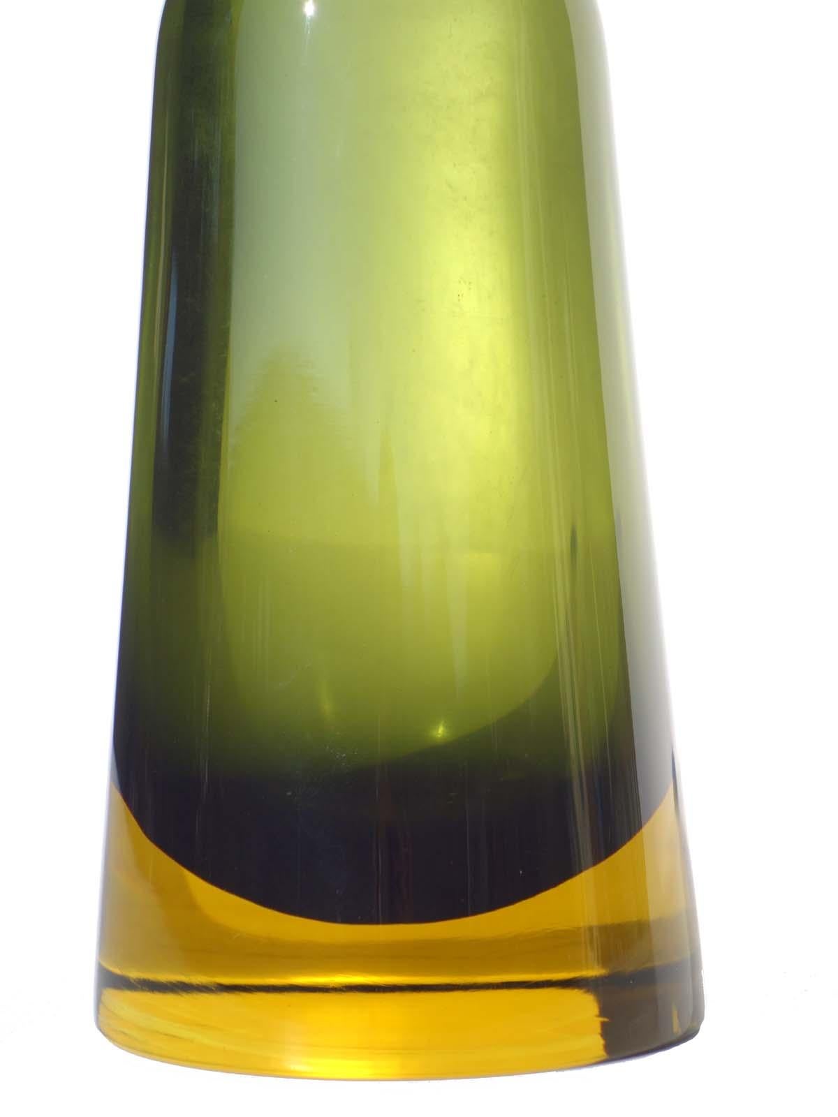 Italian 1950 Flavio Poli Vetro _ Seguso 'Sommerso' Murano Glass Green Yellow Bottle en vente