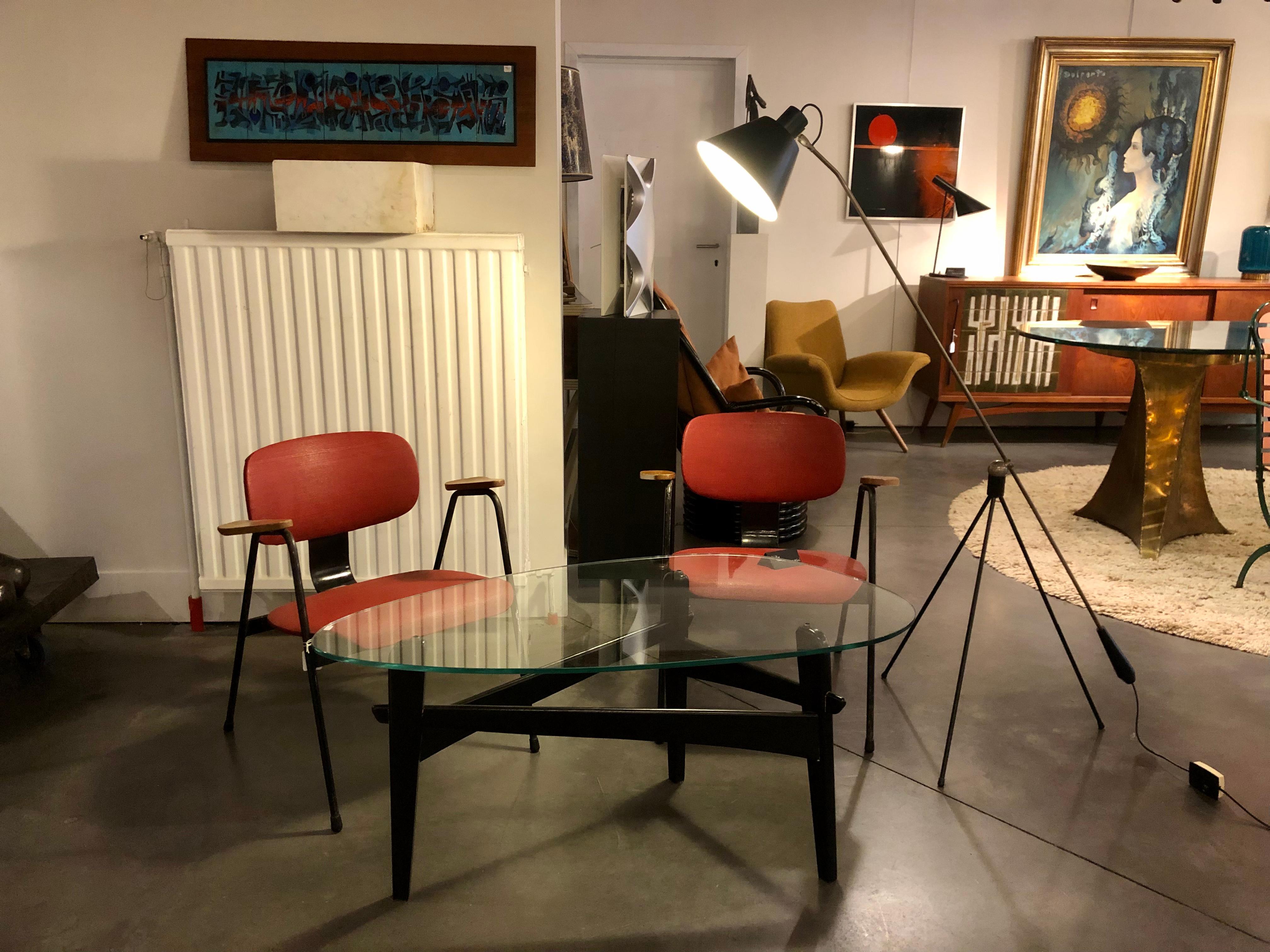 Floor lamp designed by H.Fillekes in 1954 for Artiforte.
Small production and great design this is a truly collector item.
All the parts are original (except the switch) painting is also original.
The patina is perfect.