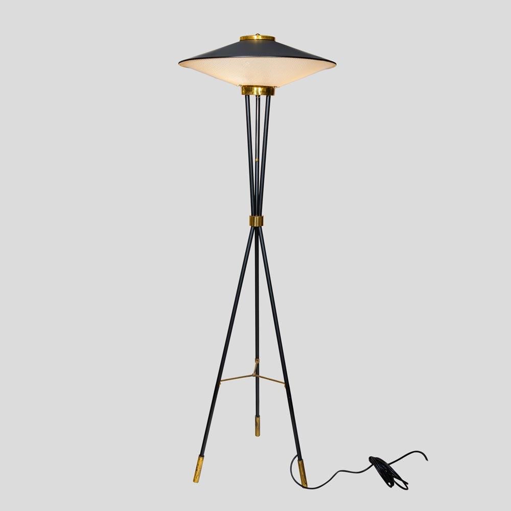 1950 Floor Lamps Italian Design by Stilnovo Black Lacquer Round Cream Shade In Good Condition For Sale In London, GB