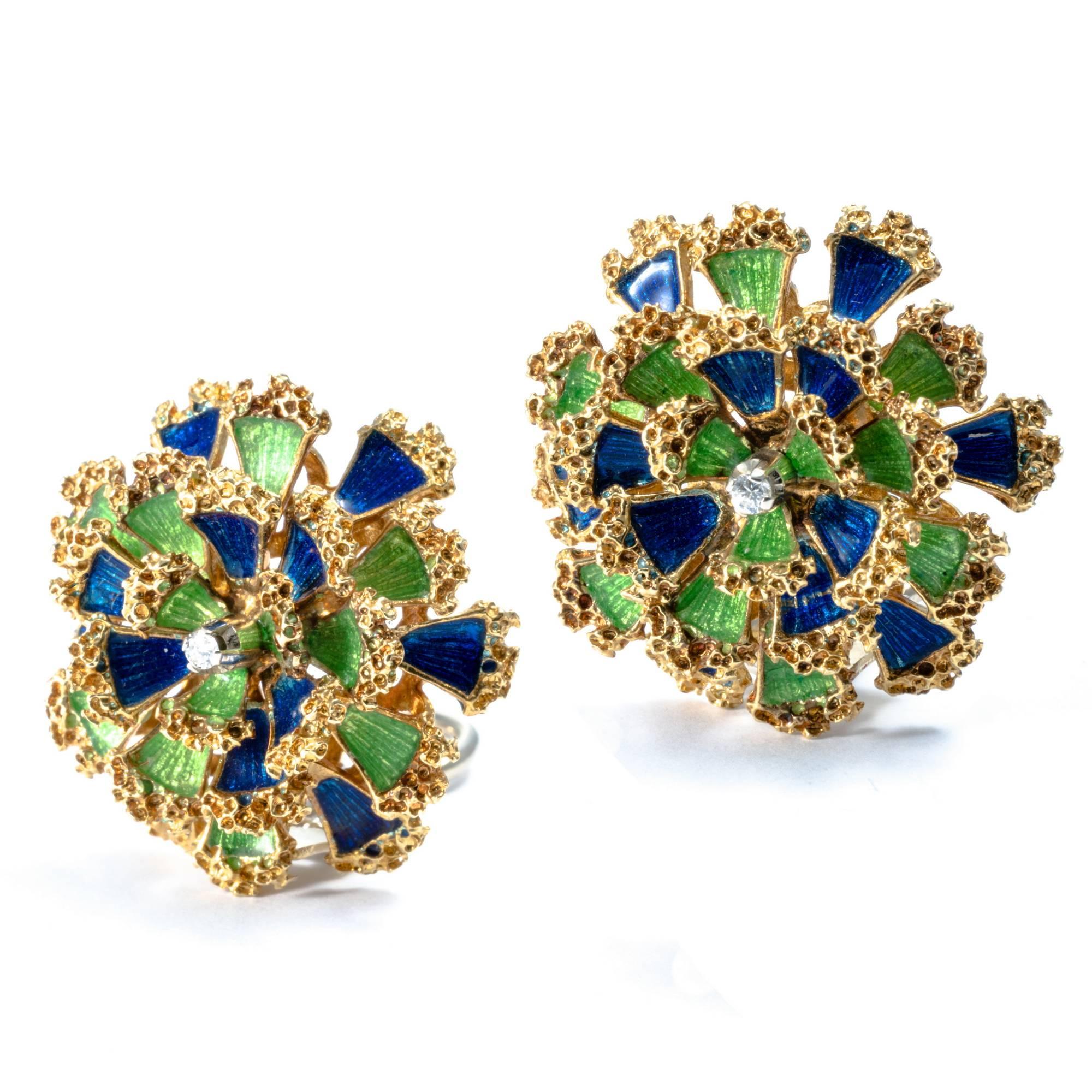 1950 Floral Dome Green and Blue Enamel Diamond 18K Gold Earrings In Good Condition For Sale In Roma, IT