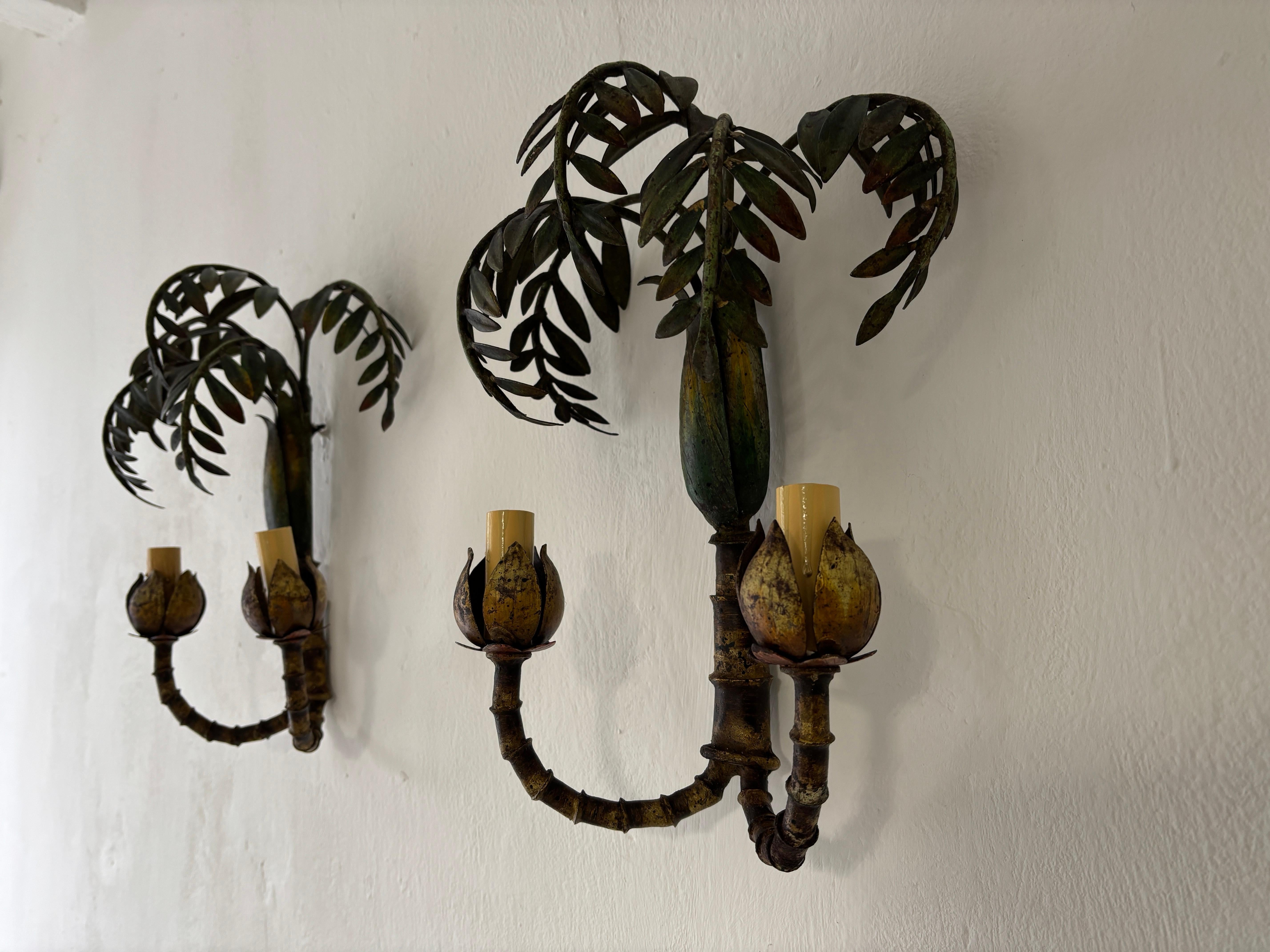 1950 Sconcese francesi in finto bambù a forma di tole di palma Rare In condizioni buone in vendita a Firenze, Toscana