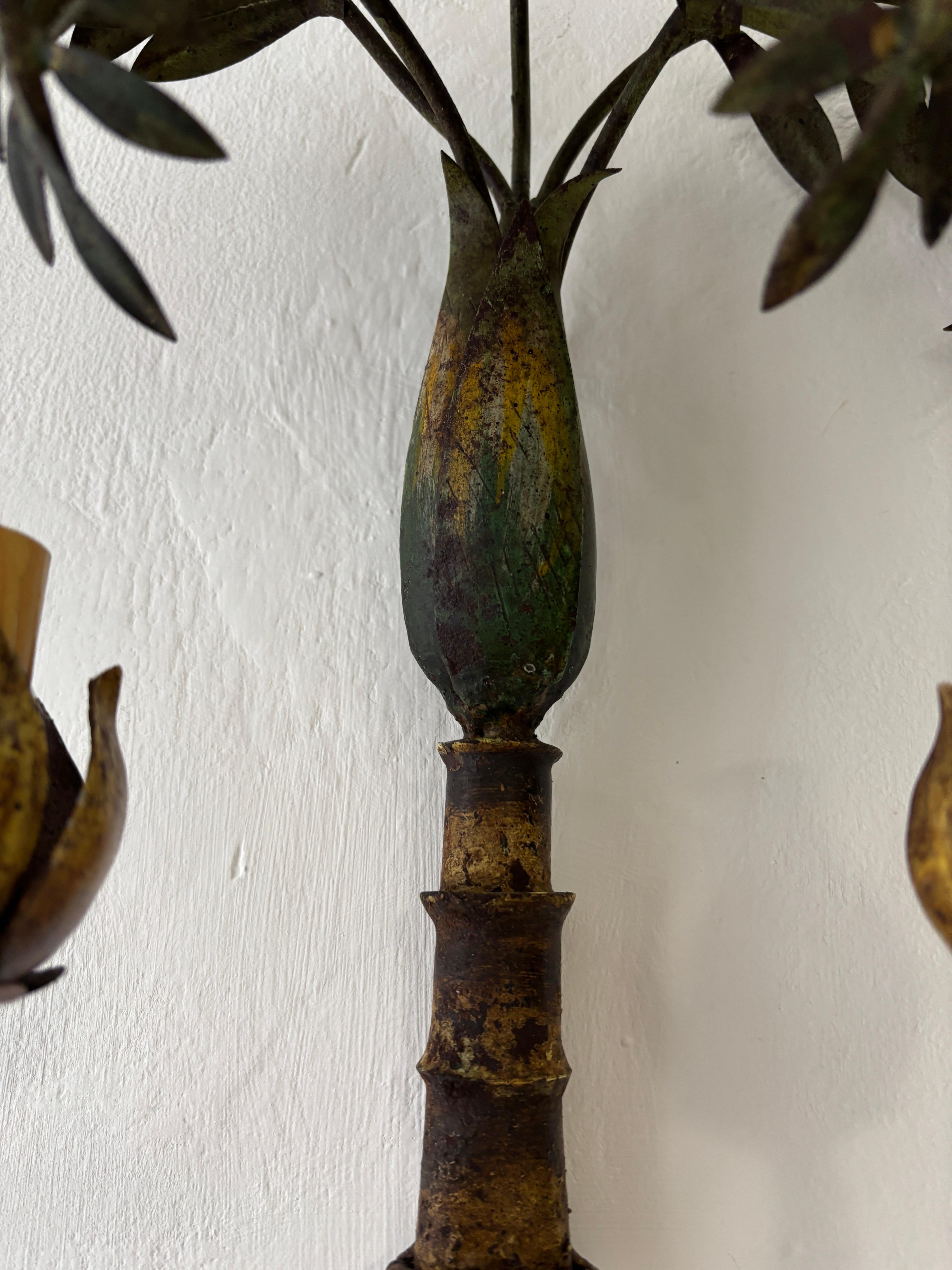 Decorazione in metallo 1950 Sconcese francesi in finto bambù a forma di tole di palma Rare in vendita