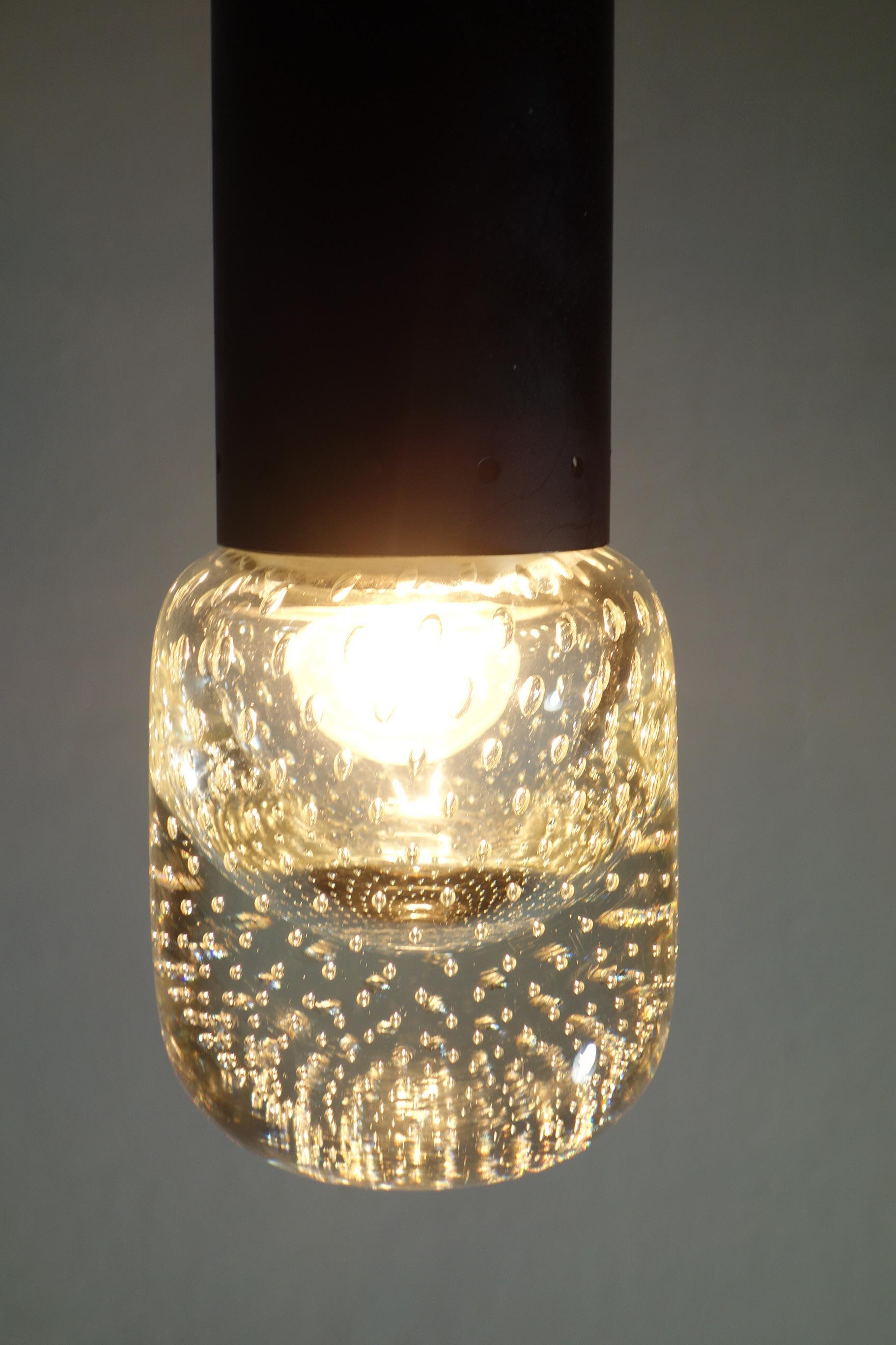 1950 Gino Sarfatti Seguso Lampada a soffitto a sospensione in vetro di Murano e metallo nero Set di 2 in vendita 3