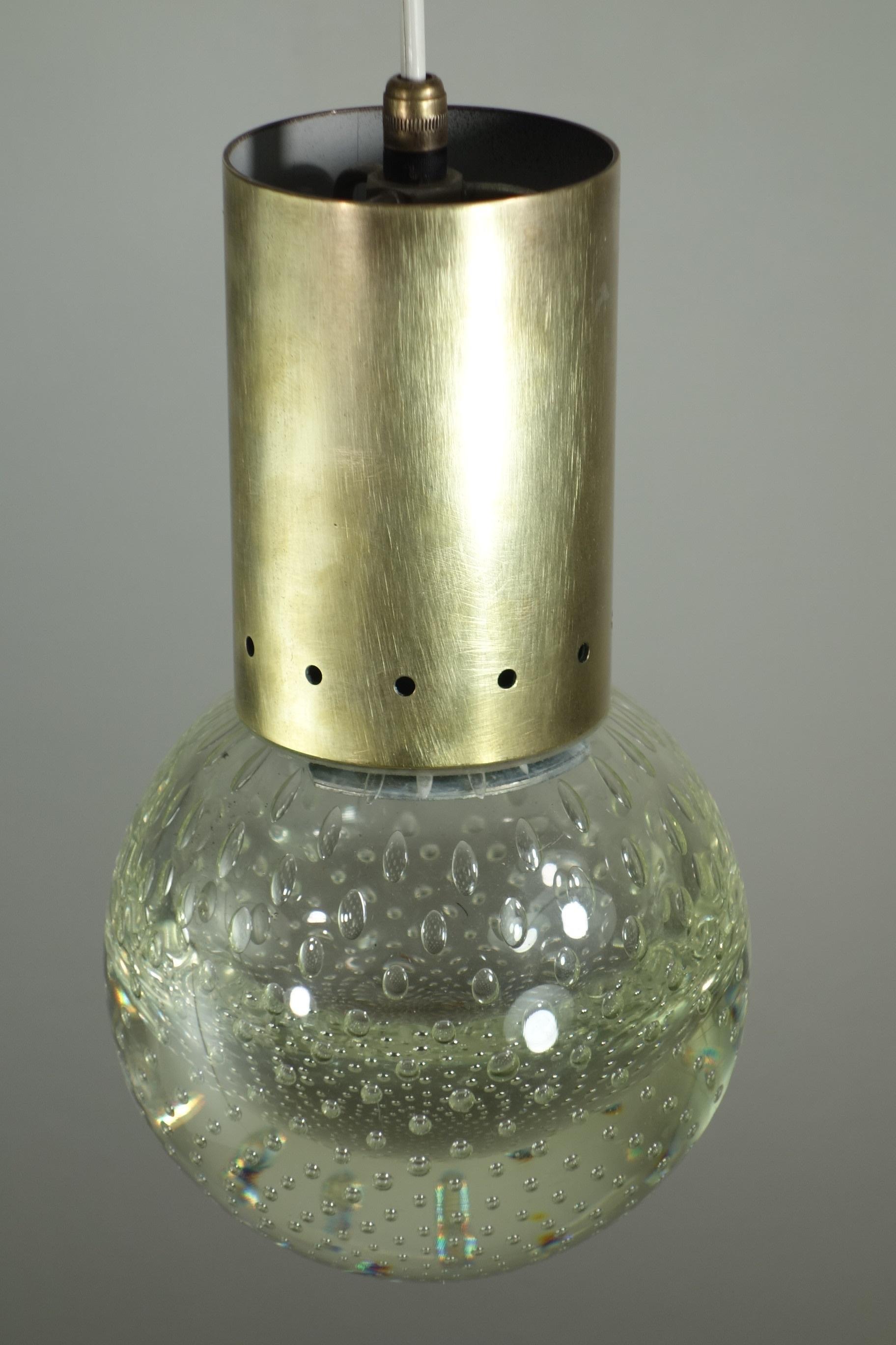 1950 Gino Sarfatti Seguso Lampada a soffitto a sospensione in vetro di Murano e ottone In condizioni ottime in vendita a Brescia, IT