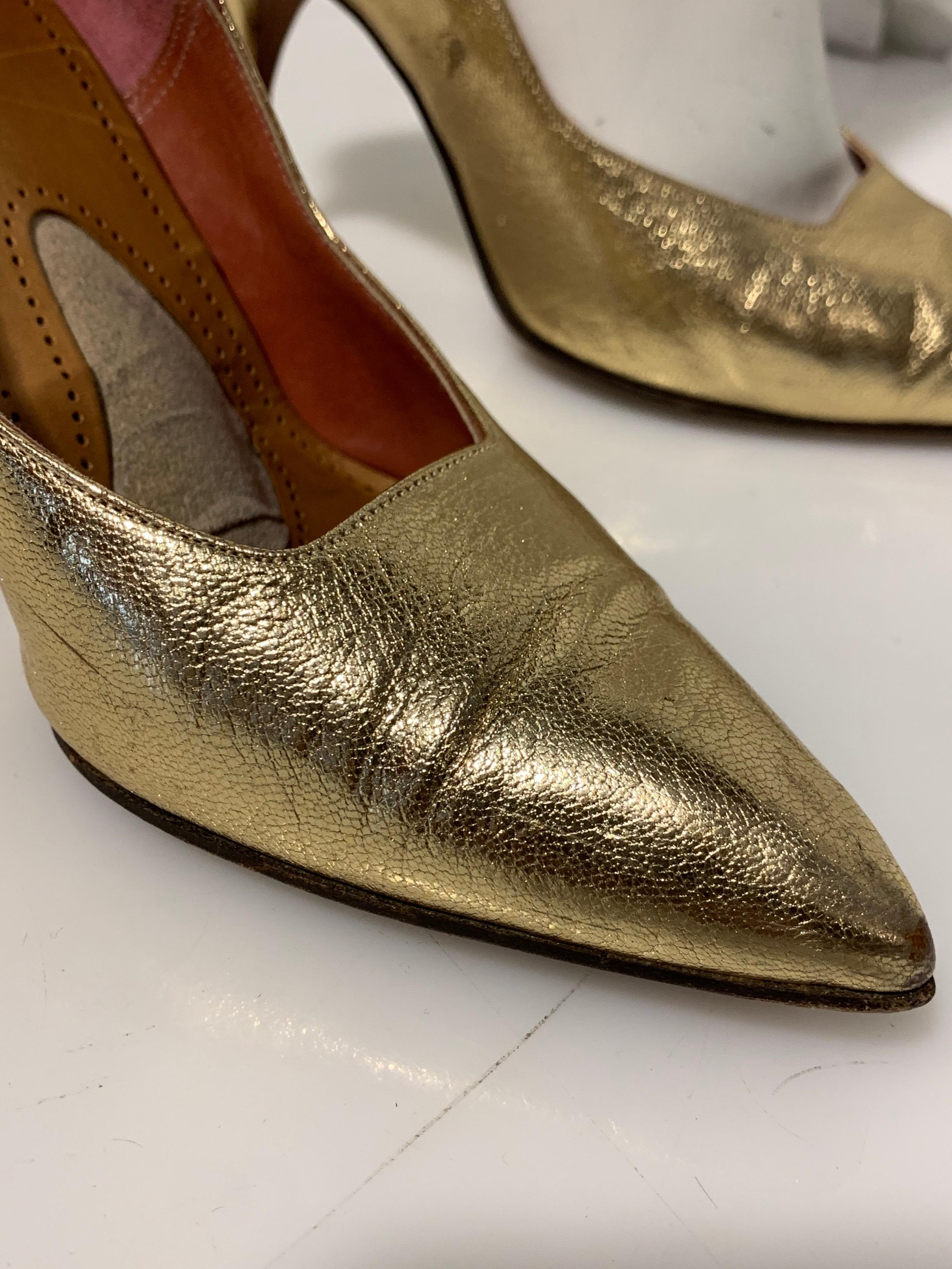1950 Gold Metallic Leather Pointed Toe Stiletto Shoes Made In Germany Size 7B In Good Condition In Gresham, OR