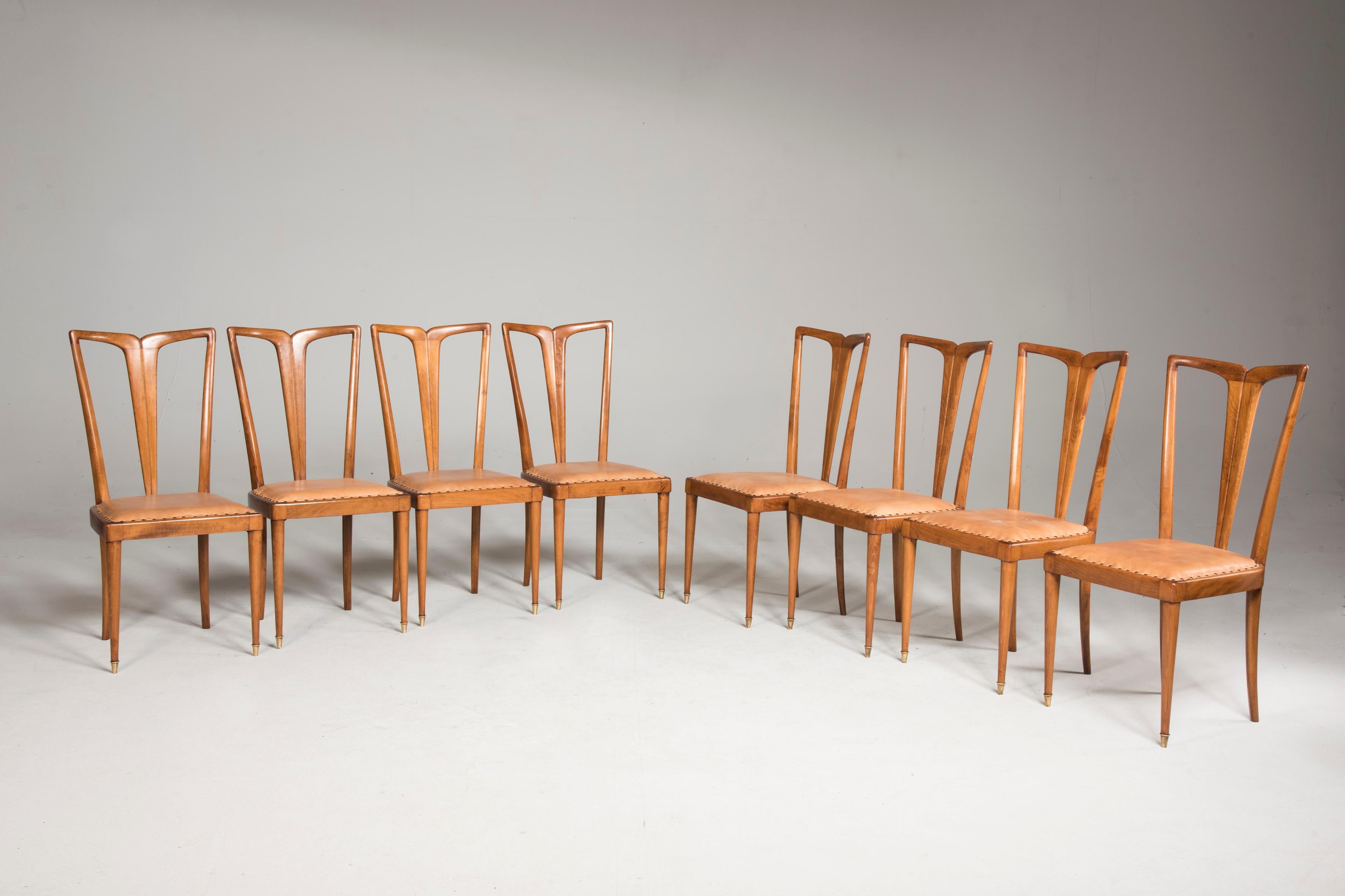 1950 Guglielmo Ulrich Wood and light brown Leather Dining Chairs, set of eight
These mid century chairs, designed by the famous Italian architect and designer G. Ulrich, come with new light brown leather upholstery.
They have been restored in the