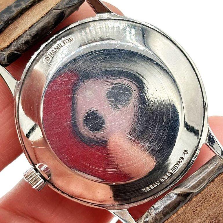 1950 Montre-bracelet Hamilton Thin-O-Matic avec cadran noir sur bracelet en cuir en vente 3