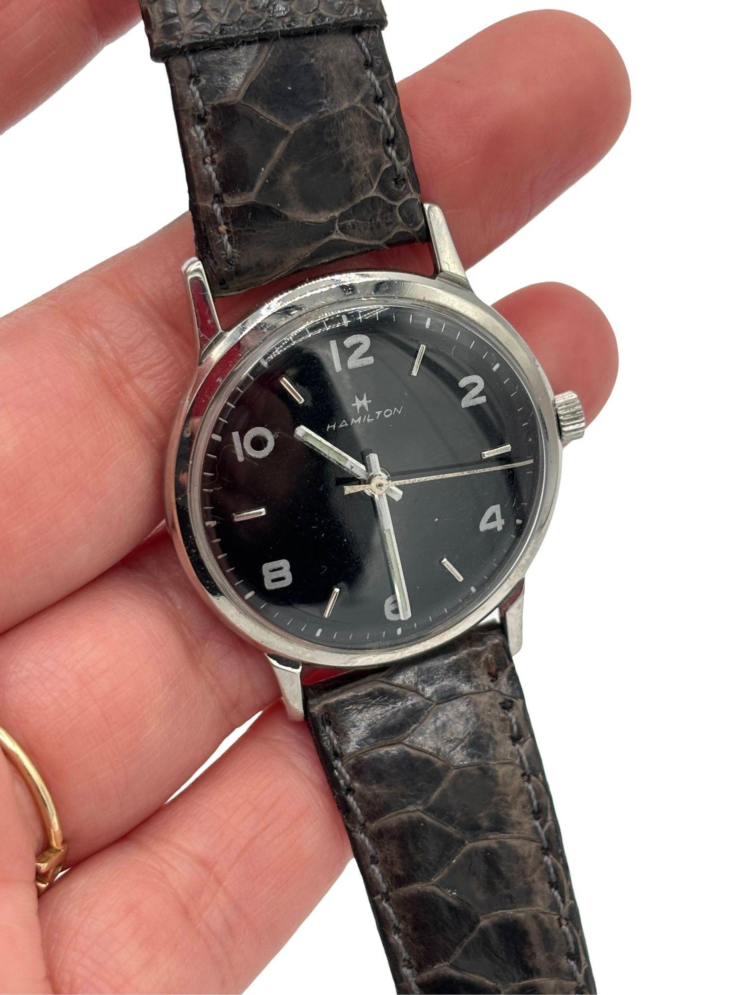 1950 Montre-bracelet Hamilton Thin-O-Matic avec cadran noir sur bracelet en cuir Bon état - En vente à Van Nuys, CA