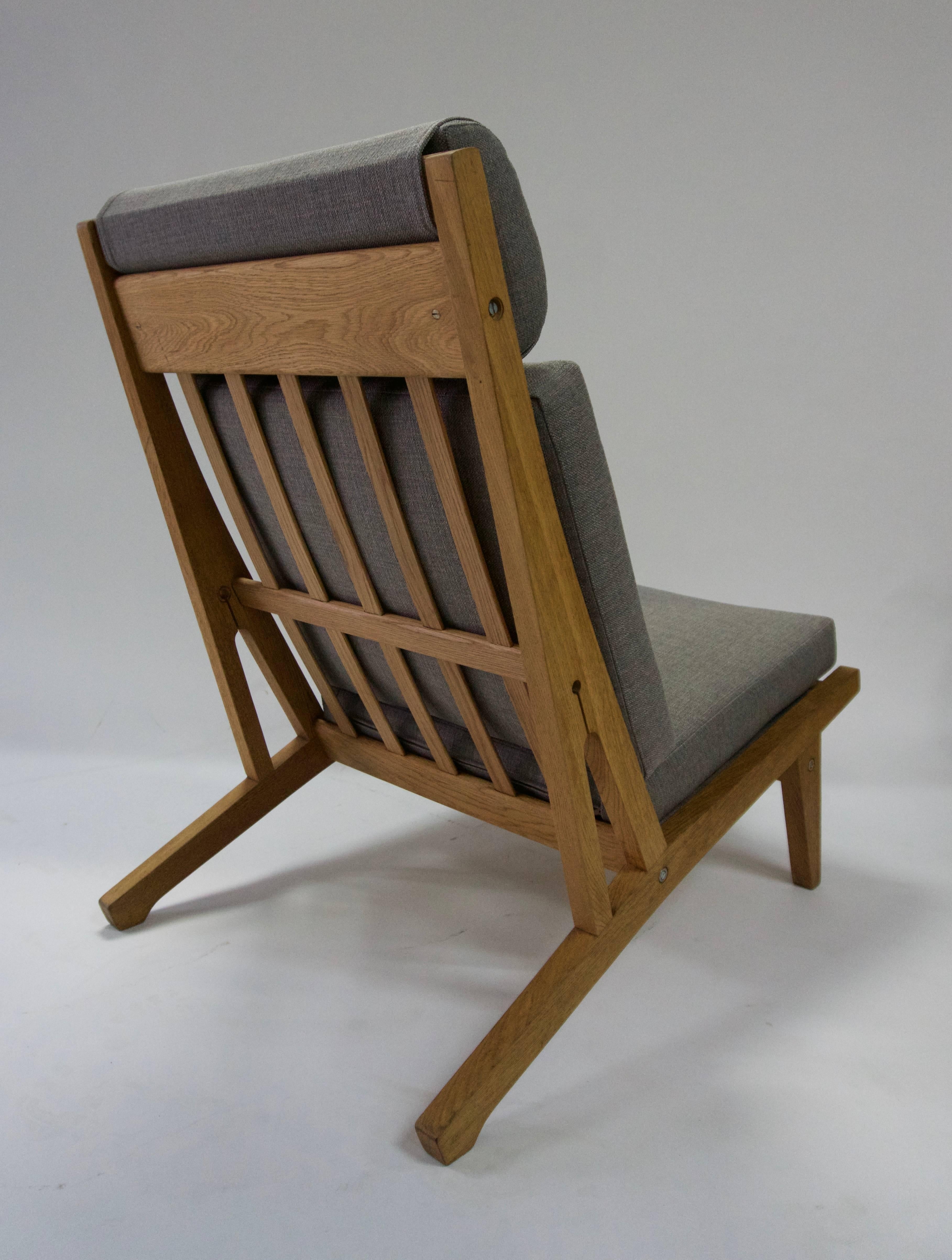 Scandinavian Modern 1950 Hans Wegner for GETAMA Oak Lounge Chair