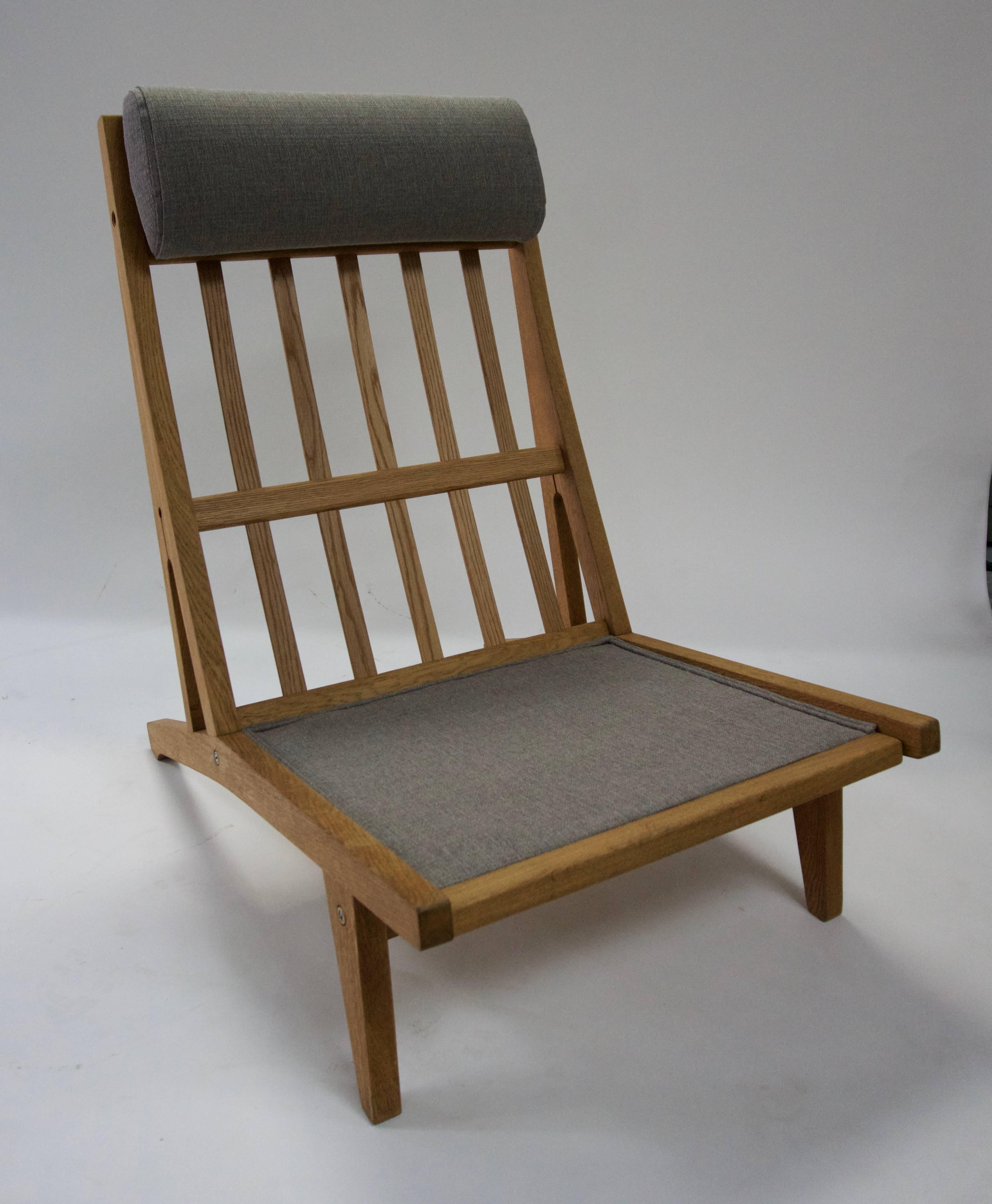 1950 Hans Wegner for GETAMA Oak Lounge Chair In Good Condition In Hudson, NY