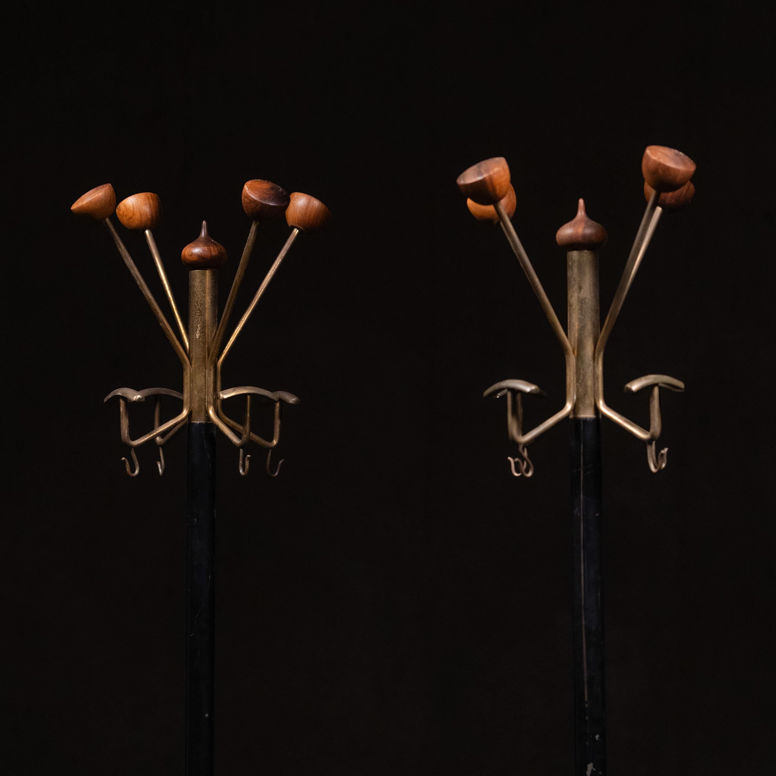 Italiano Appendiabiti in ferro e ottone di Azucena Apendiabiti del 1950 in vendita