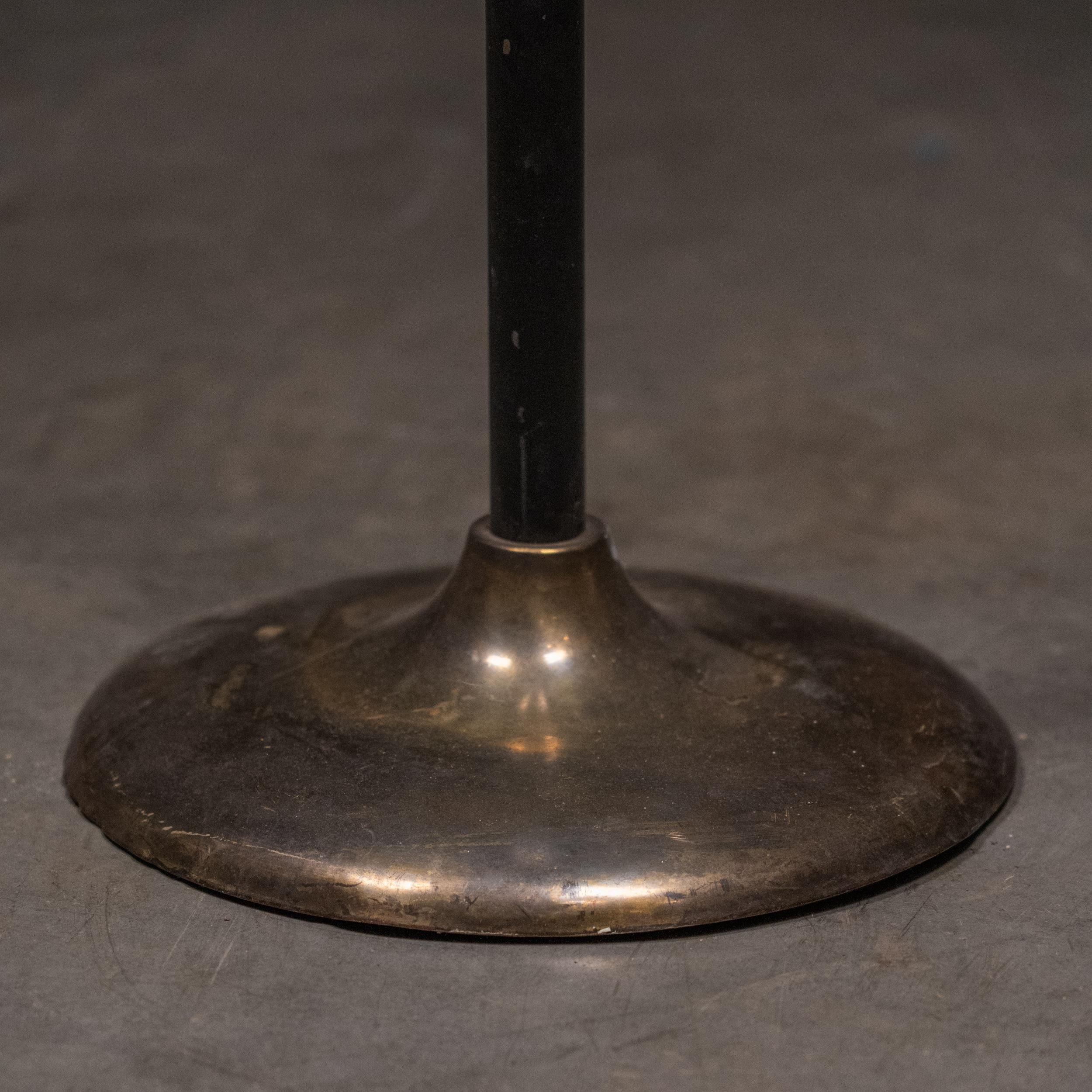 Metà XX secolo Appendiabiti in ferro e ottone di Azucena Apendiabiti del 1950 in vendita