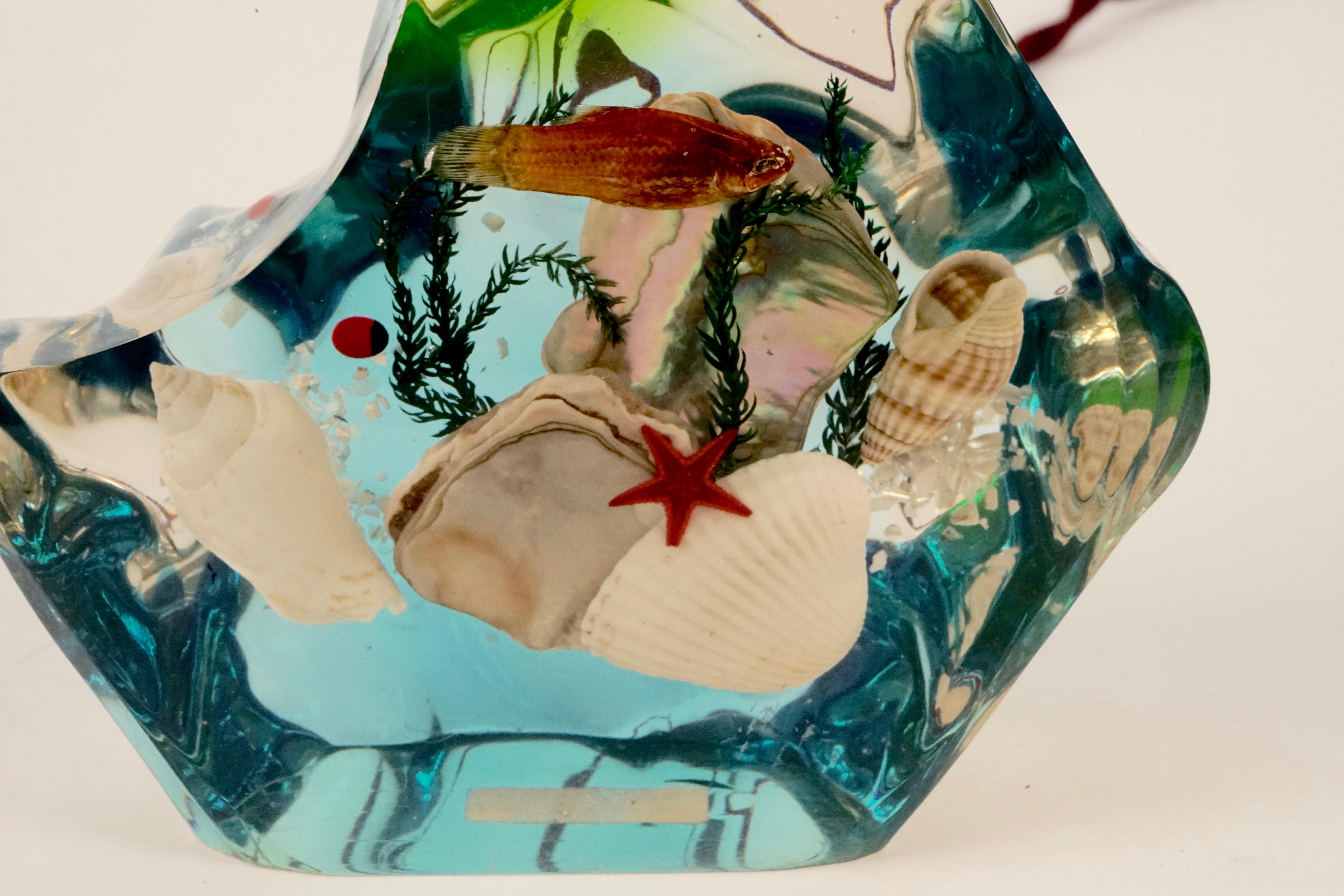 1950 Italian Cast Acrylic Lamp with Shells, Starfish, Seaweed and Fish For Sale 2