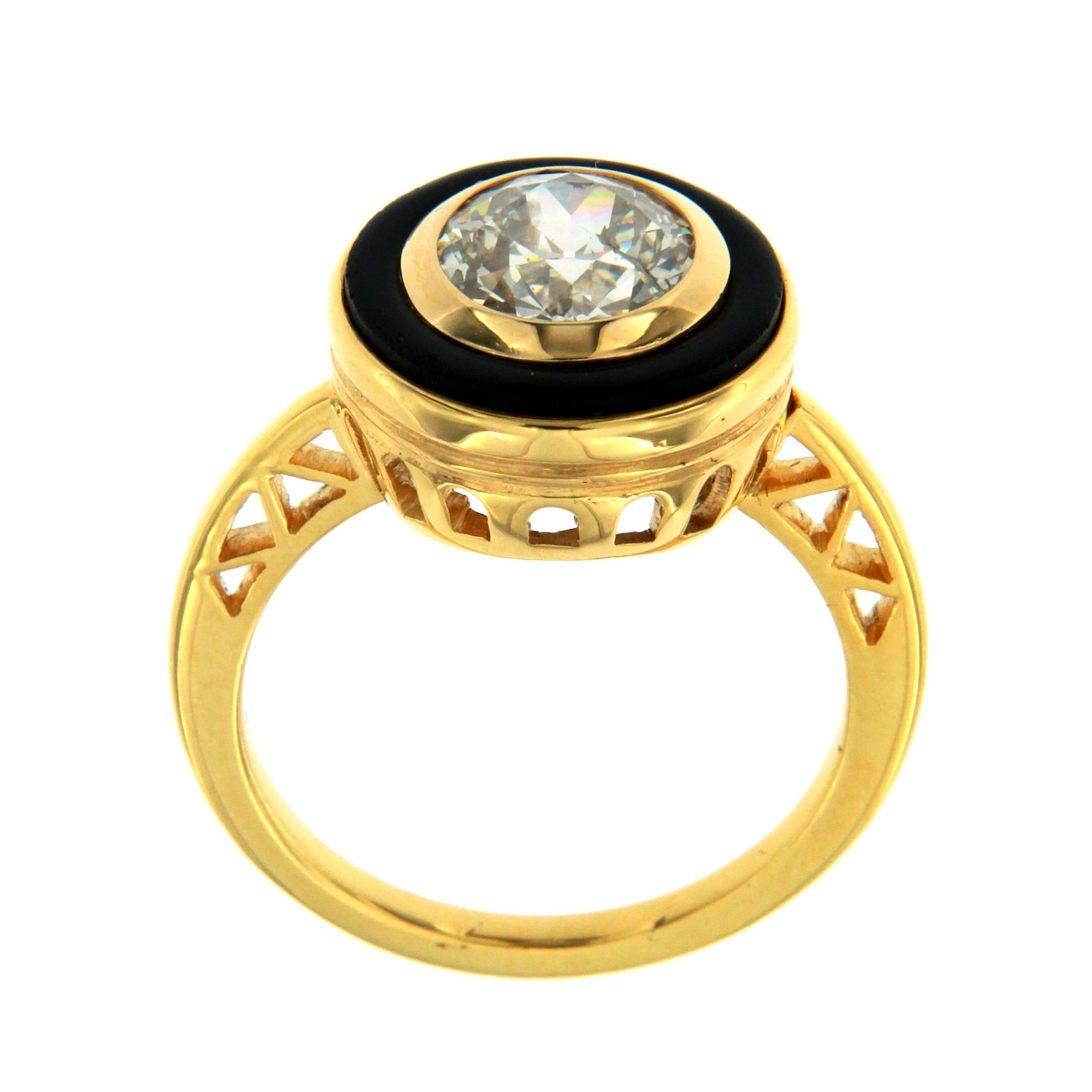Round Cut 1950 Italian Diamond 1.51 Carat Solitaire Onyx Gold Ring