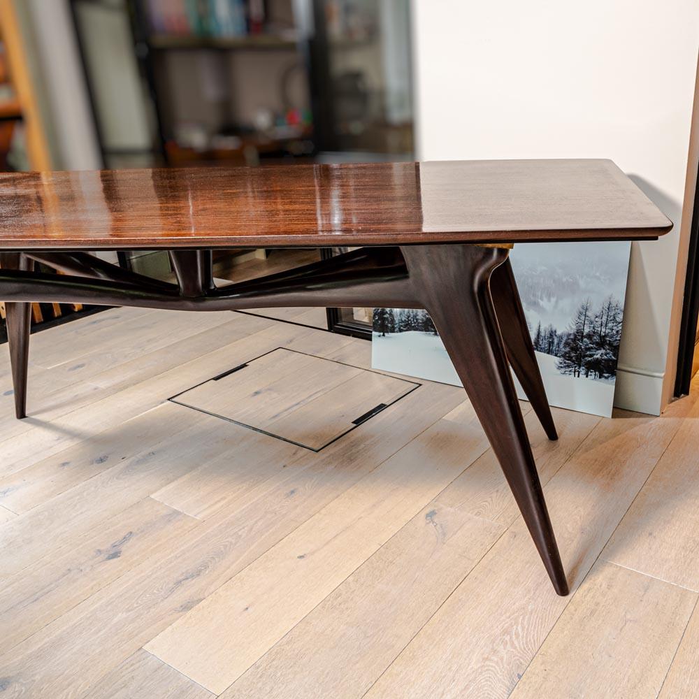 Wood 1950 Italian dining table dark polished wood tapered legs design by Ico Parisi For Sale