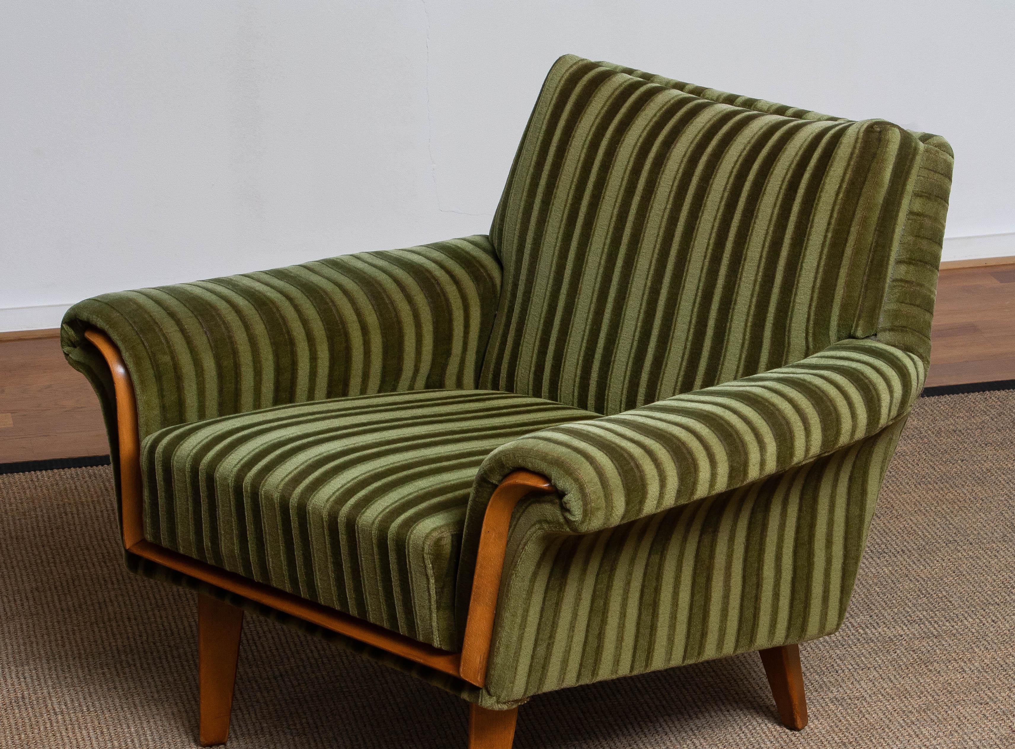 Mid-20th Century 1950 Italian Green Striped Velvet Lounge / Easy / Club Chair with Beech Details