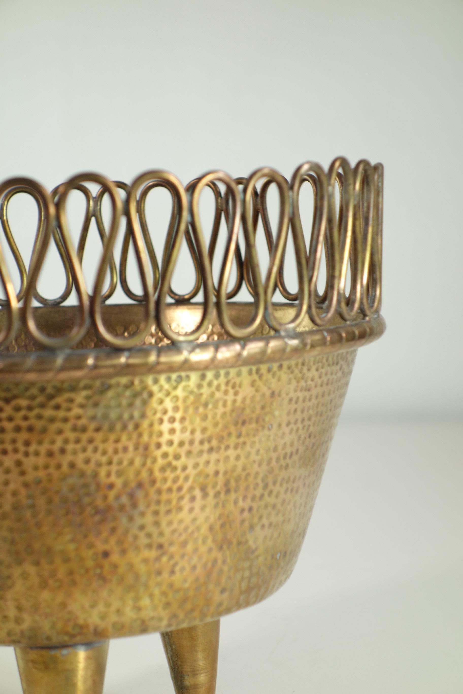 1950 Italian Mid Century Design Gio Ponti style Metal Brass Copper Vase In Good Condition For Sale In Brescia, IT