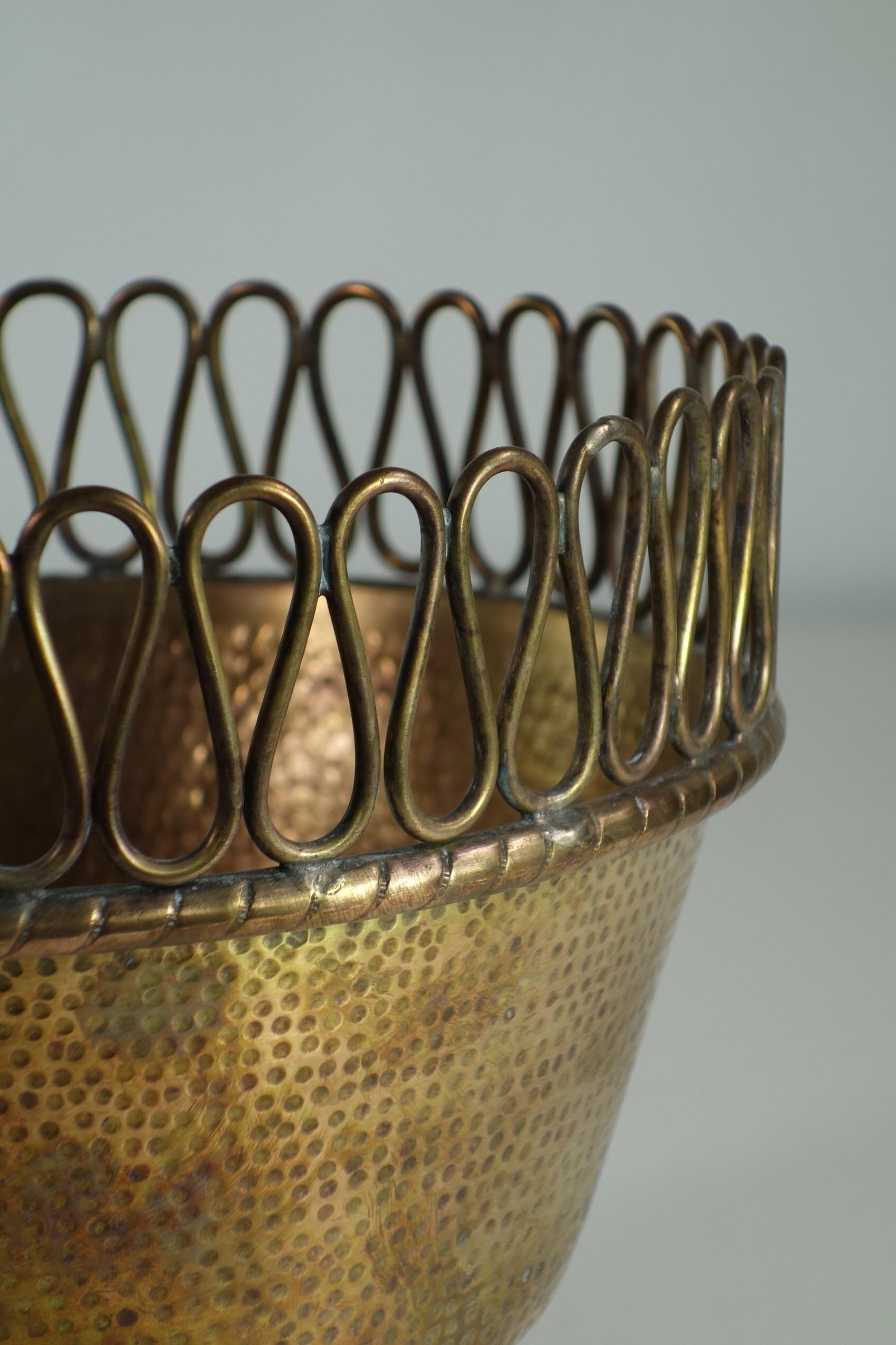 Mid-20th Century 1950 Italian Mid Century Design Gio Ponti style Metal Brass Copper Vase For Sale