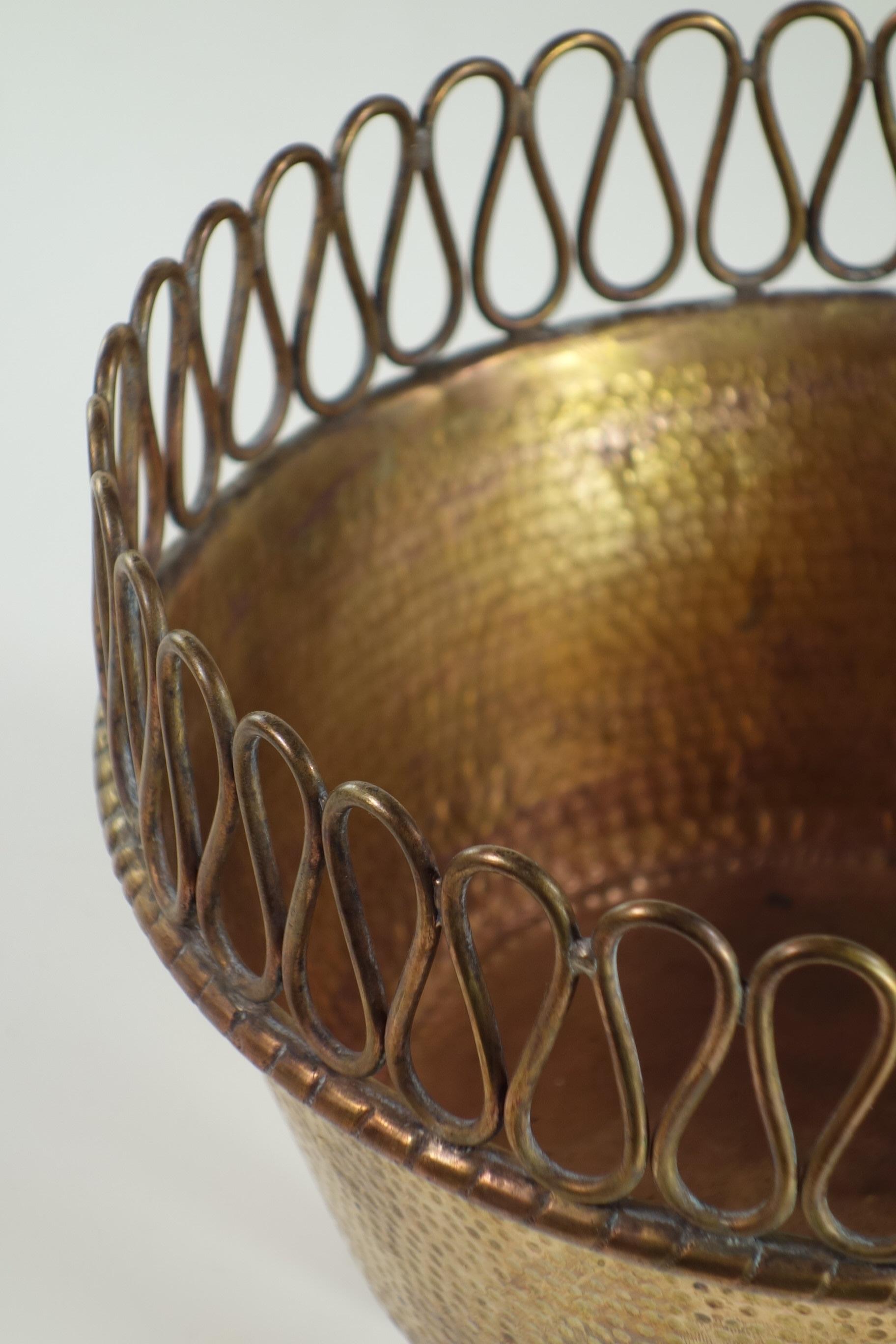 1950 Italian Mid Century Design Gio Ponti style Metal Brass Copper Vase For Sale 3