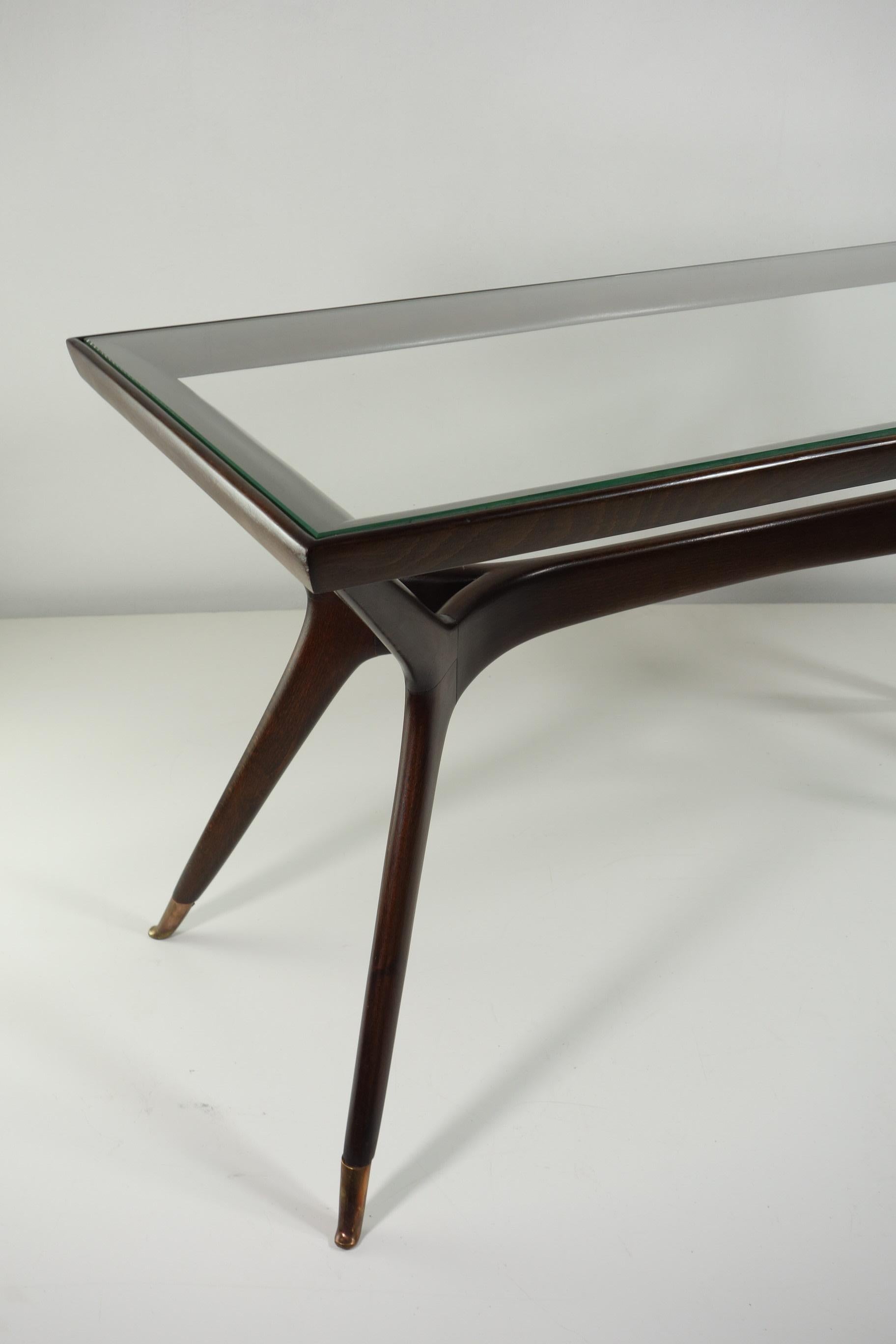 1950 Italienischer Mid Century Modernist Design Ico Parisi Stil Wood Couchtisch (Glas) im Angebot
