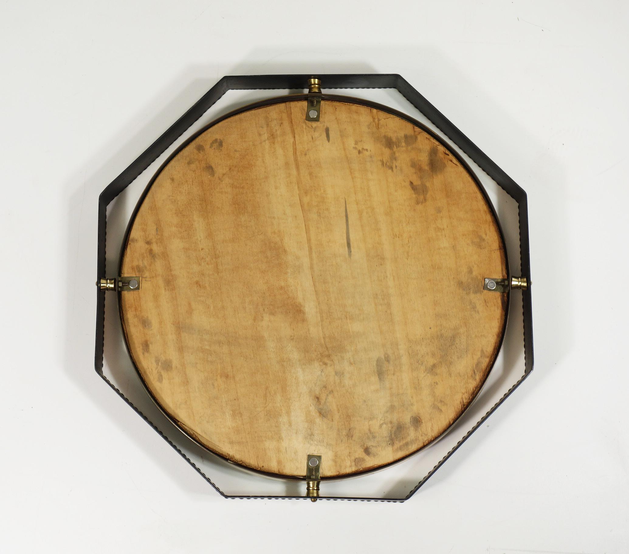 1950 Italian Midcentury Design Black Iron Brass Wall Mirror en venta 2