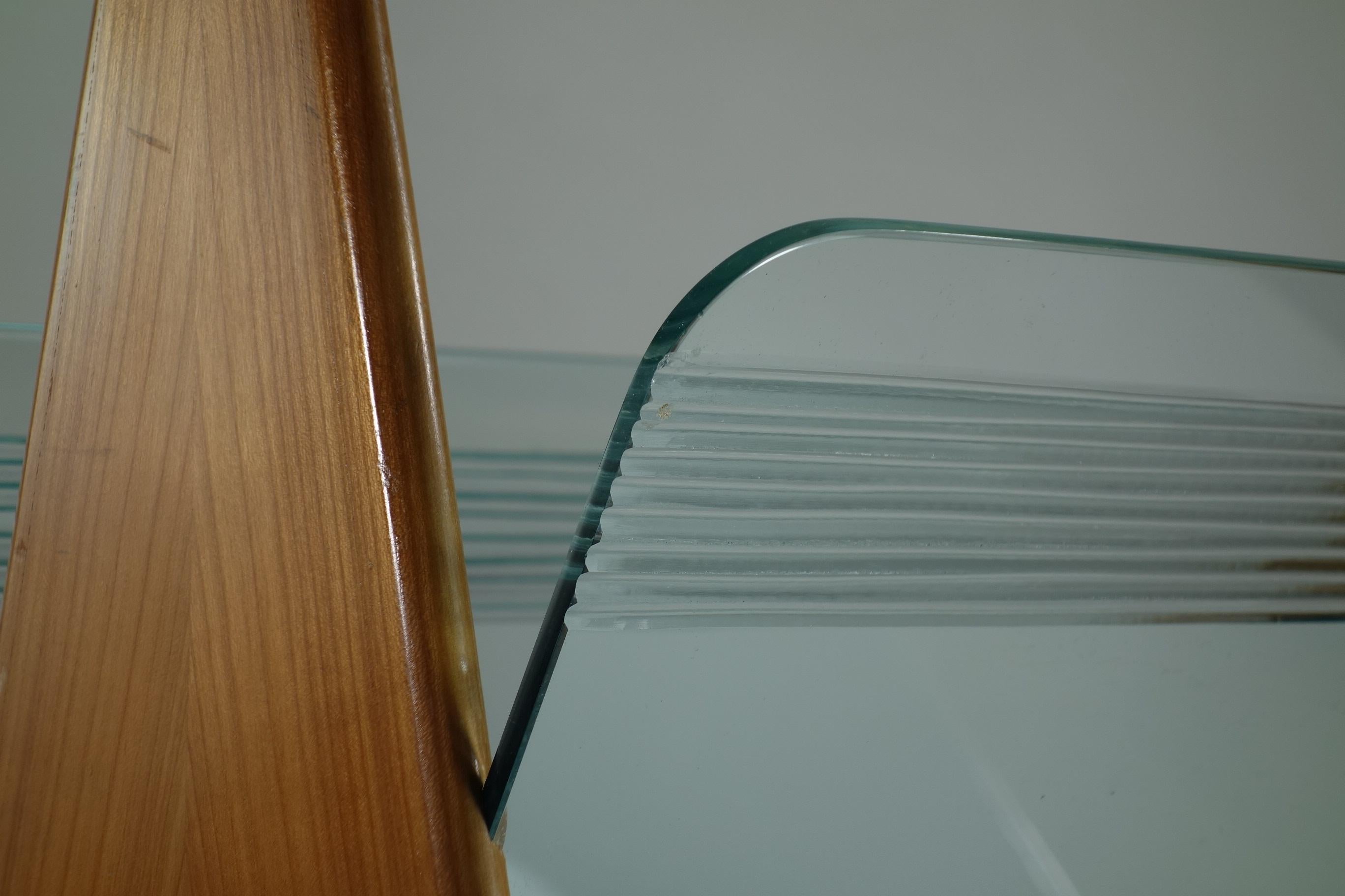 1950 Italian Midcentury Modern Design Wood Glass Magazine Rack For Sale 7