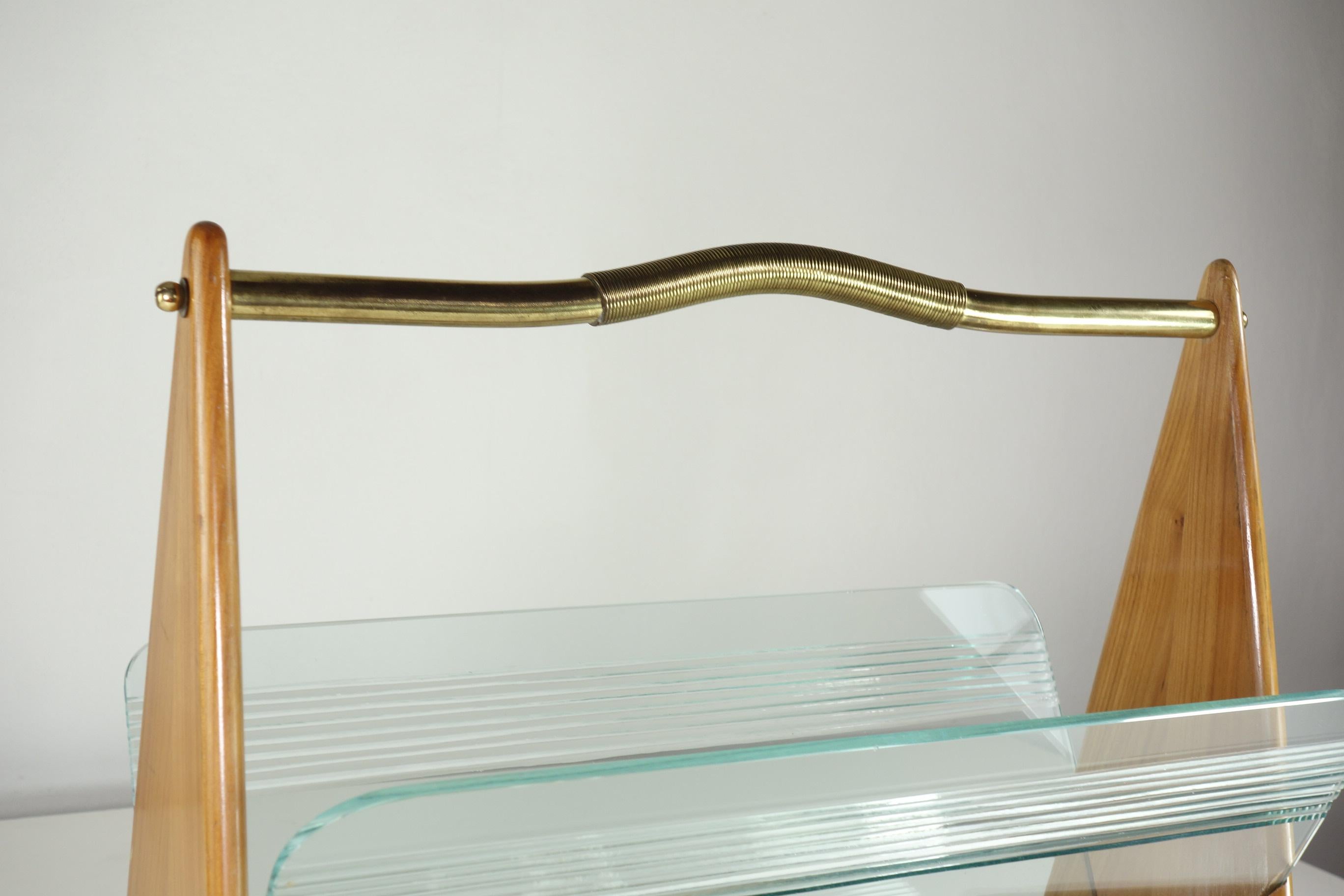 1950 Italian Midcentury Modern Design Wood Glass Magazine Rack For Sale 1