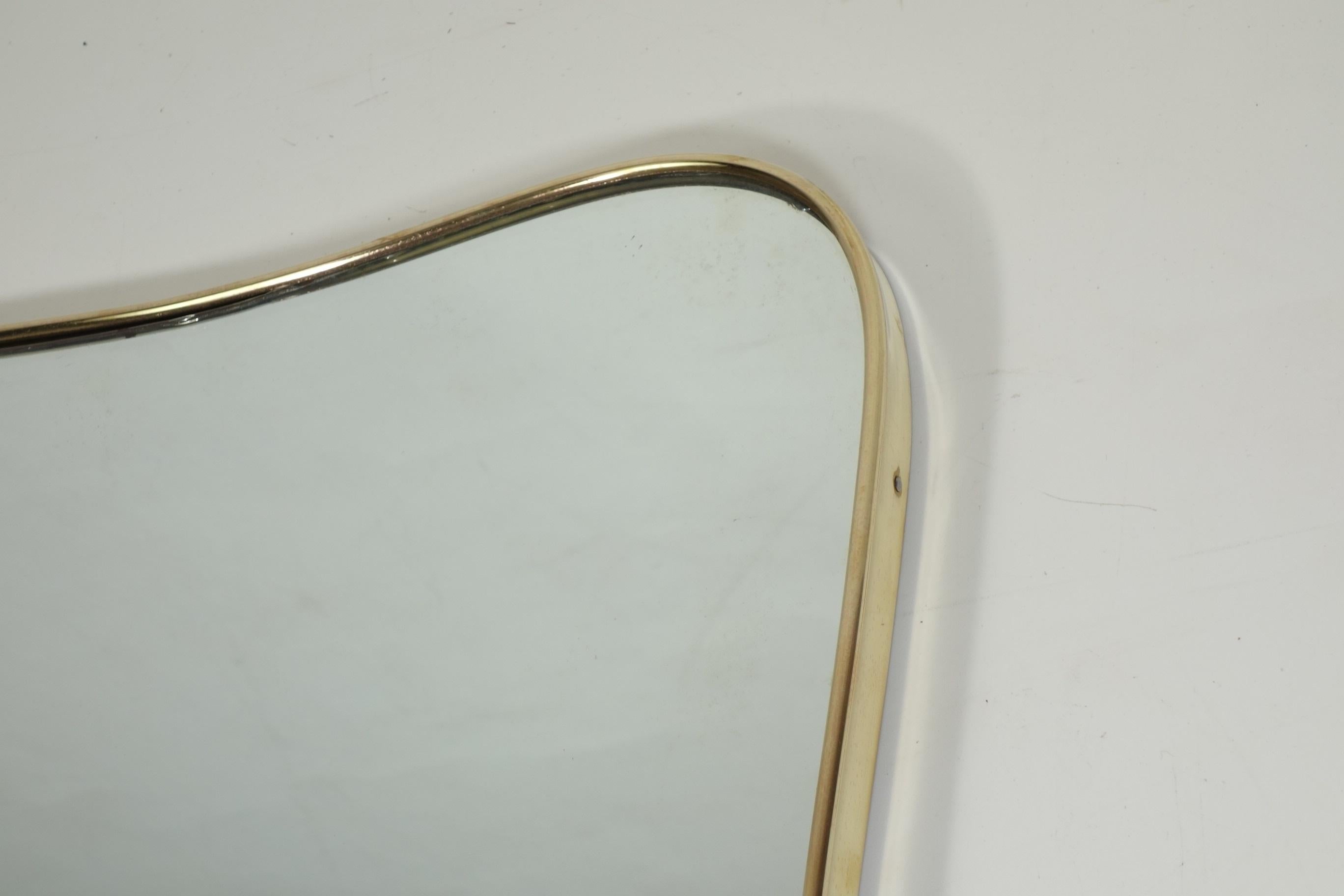 Ottone 1950  Specchio da parete in ottone lucido italiano del Medioevo in vendita