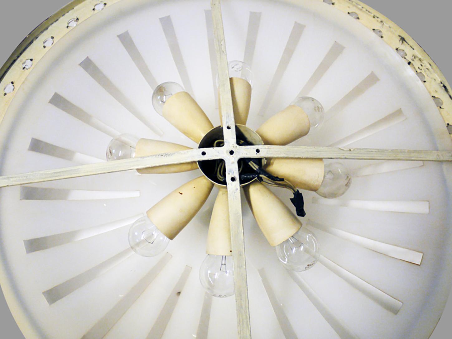 Metà XX secolo Lampadario Starburst Flush Mount del 1950 italiano da 32 pollici alla maniera di Arredoluce in vendita