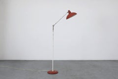 1950 Lámpara de pie JJM Hoogervorst para Anvia, esmalte rojo, pantalla articulada