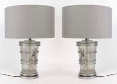 1950 Marc Lalique Paire de lampes Faune Pan Cristal dépoli avec patine grise