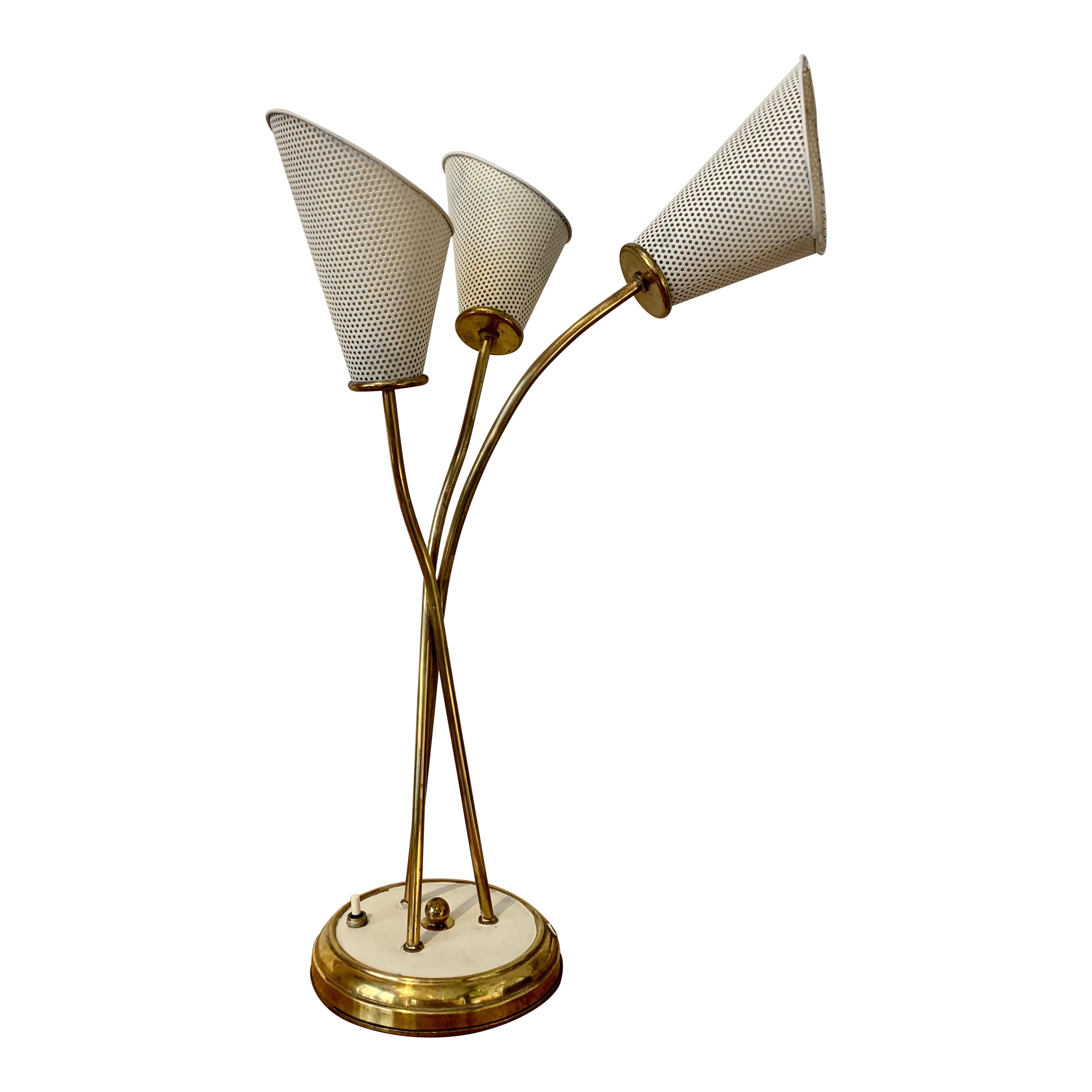 Lámpara de sobremesa de latón y metal perforado Mathieu Mategot, 1950 Mid Century