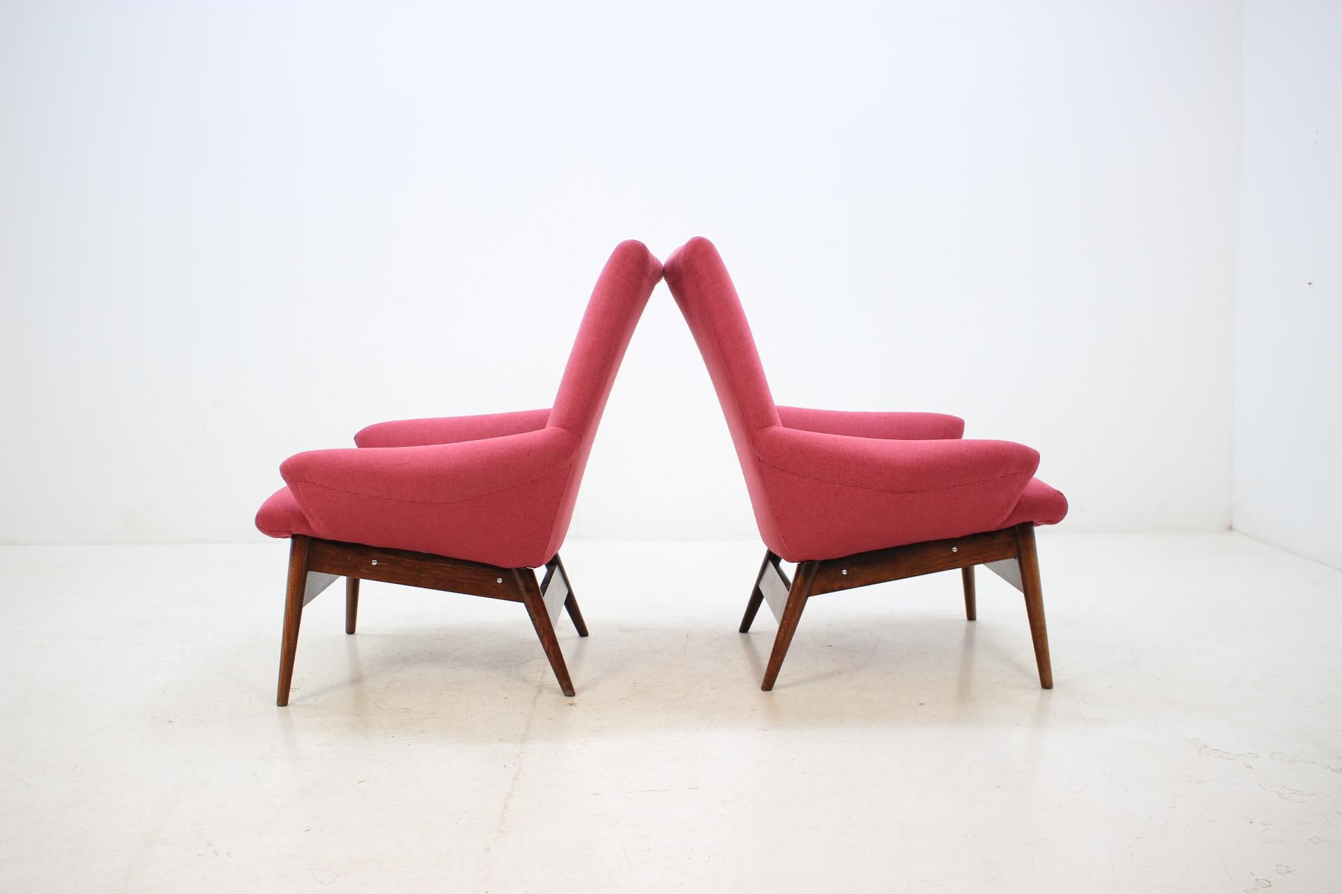 1950 Miroslav Navratil Lounge Chair, Set of 2 In Good Condition In Praha, CZ