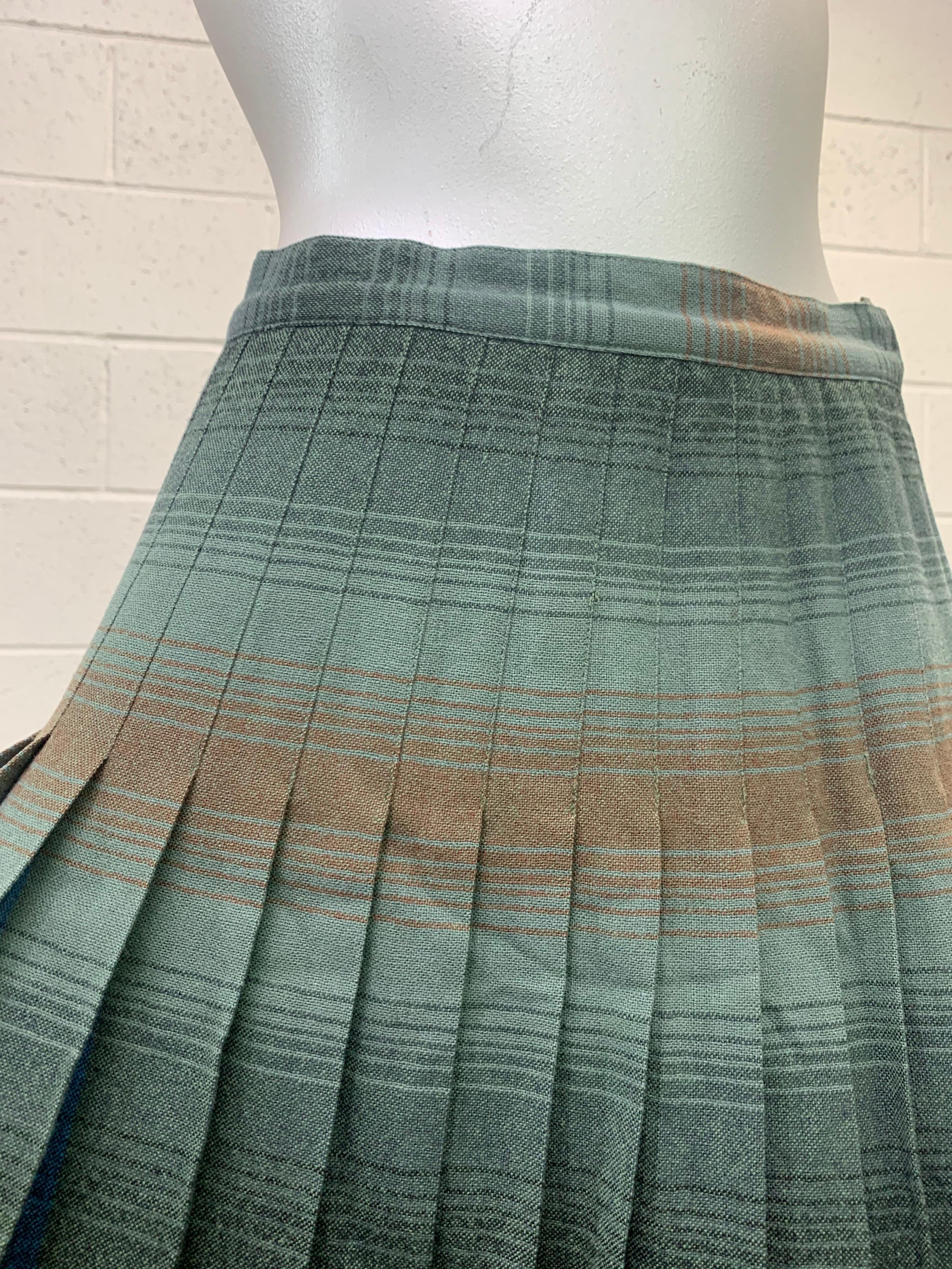 1950 Original Pendleton Wool Shadow Plaid Reversible Pleated Skirt  In Excellent Condition For Sale In Gresham, OR