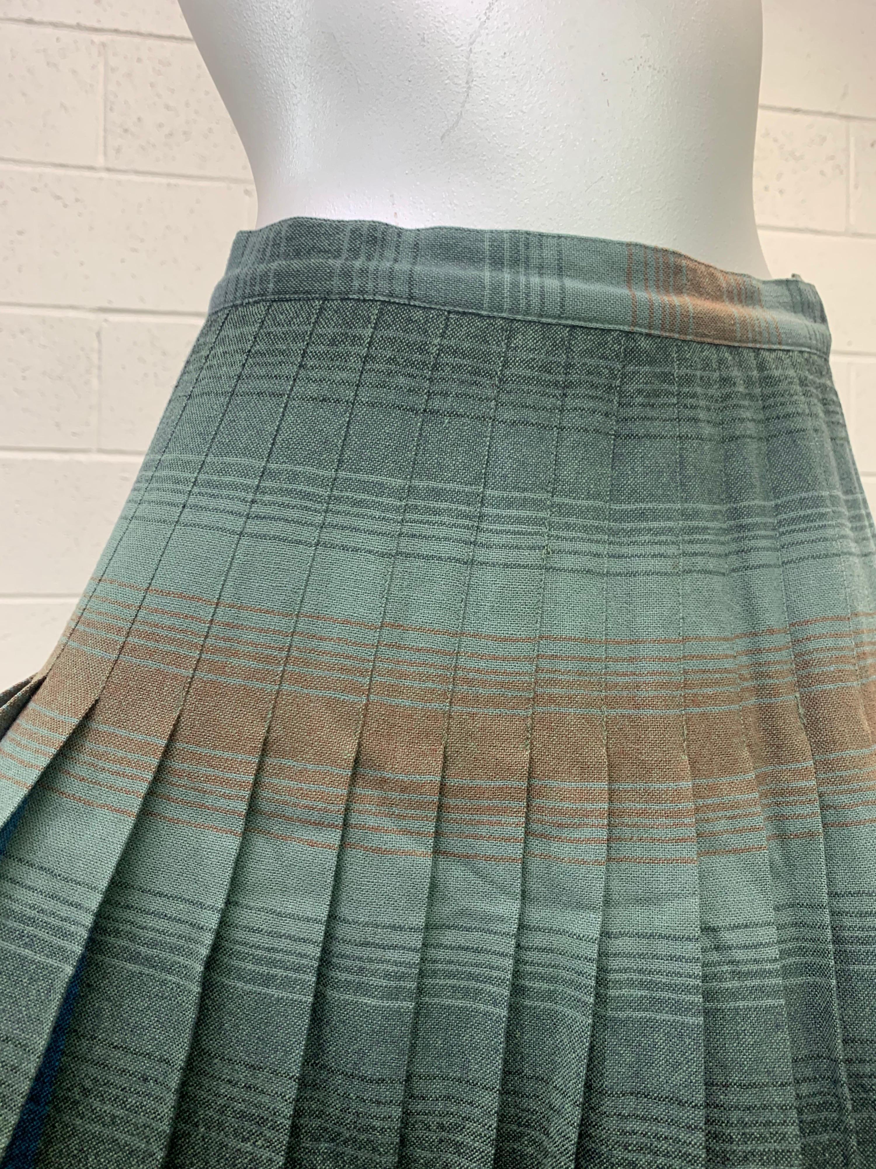 1950 Original Pendleton Wool Shadow Plaid Reversible Pleated Skirt In Excellent Condition For Sale In Gresham, OR