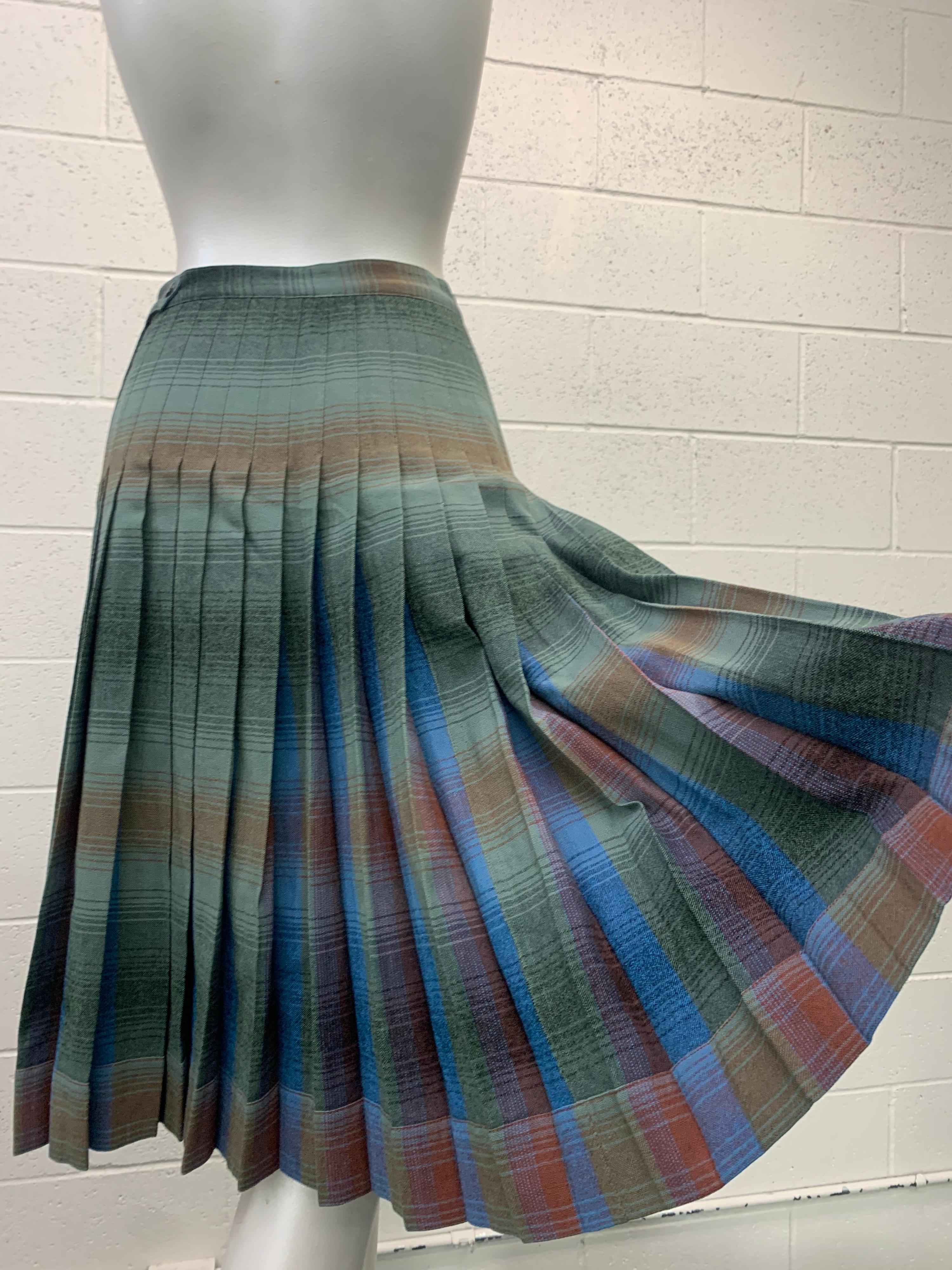 1950 Original Pendleton Wool Shadow Plaid Reversible Pleated Skirt  For Sale 1