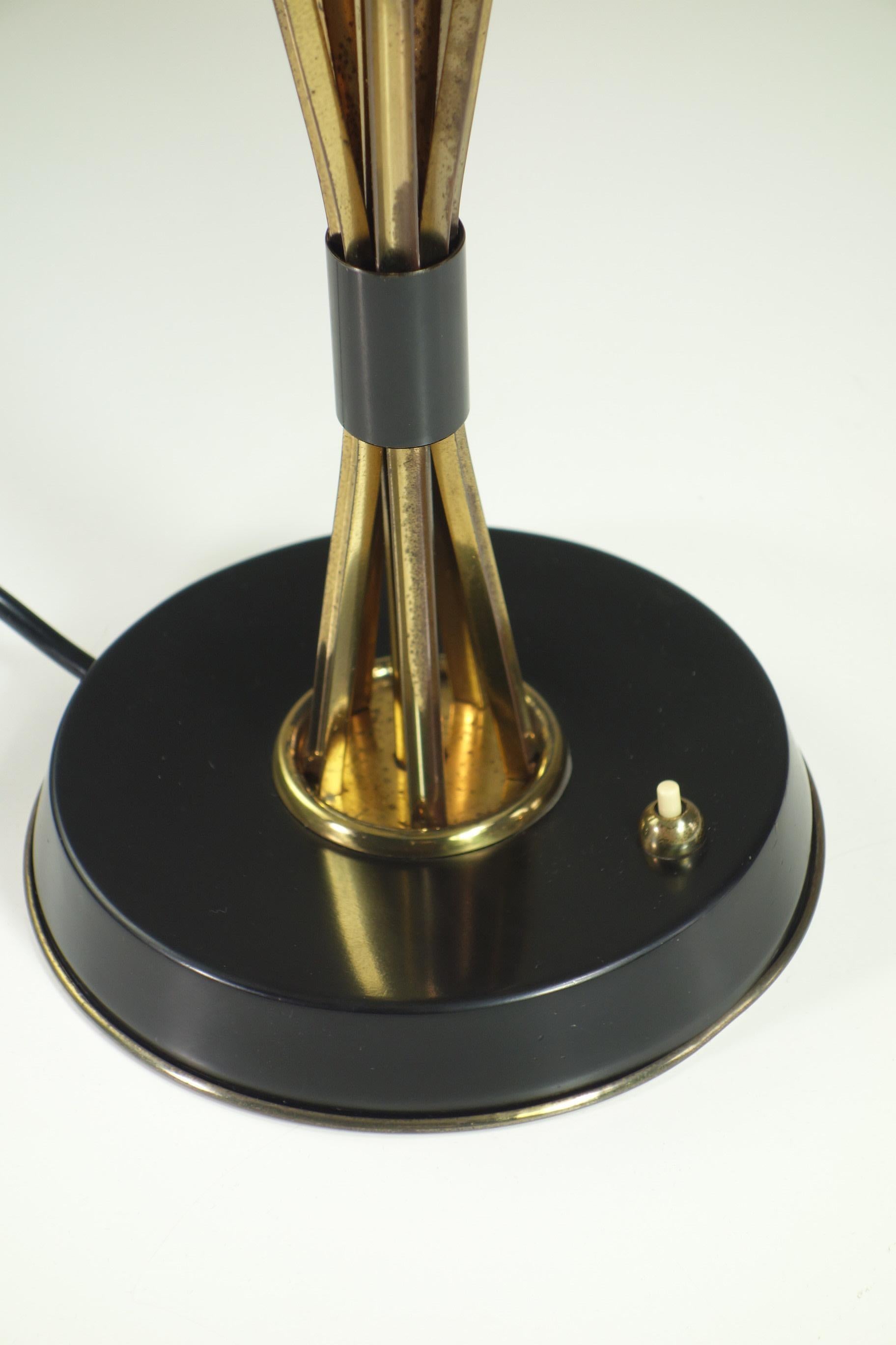 1950 Oscar Torlasco Lumi Italian Design Midcentury Brass Grey Black Table Lamp in vendita 8
