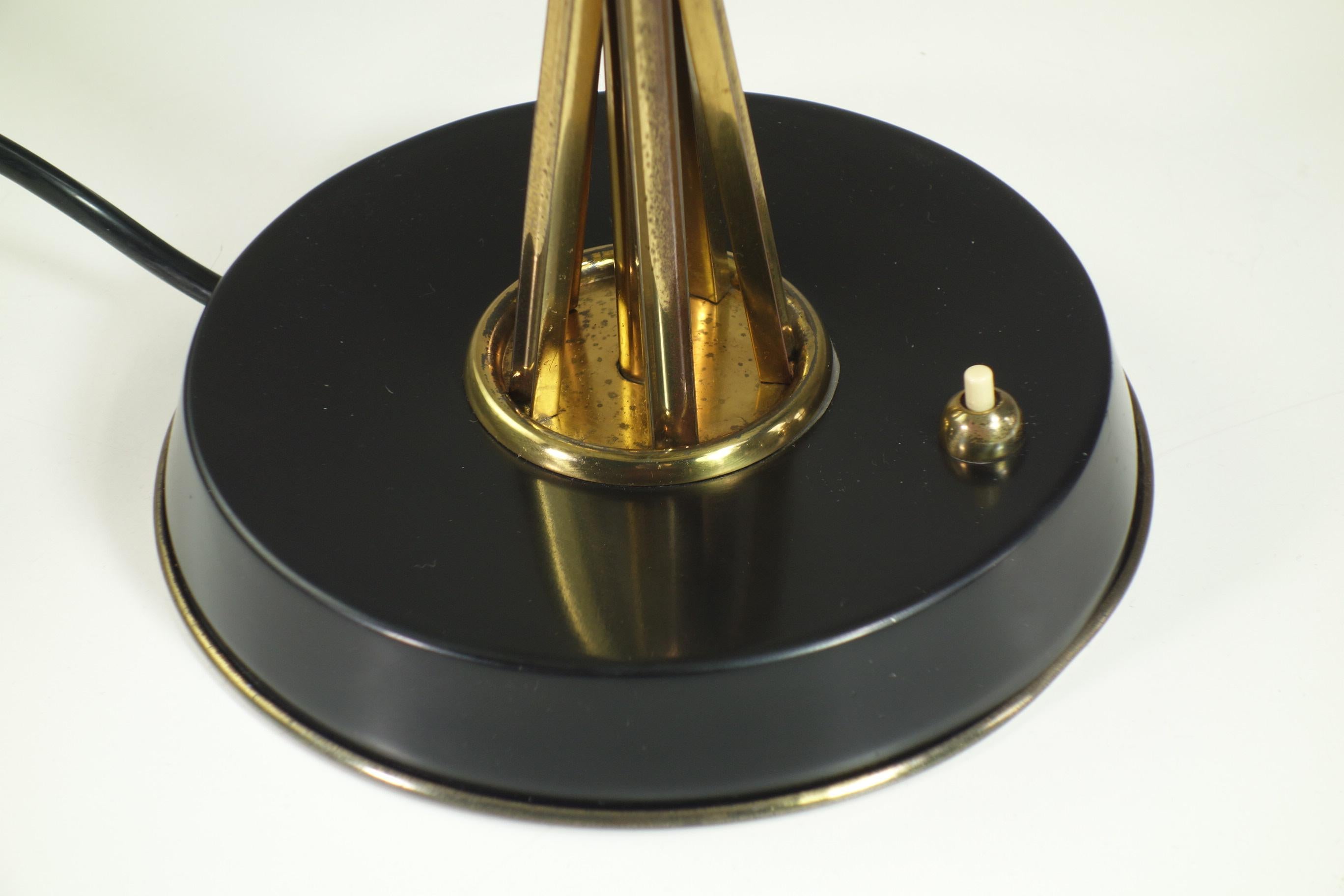 1950 Oscar Torlasco Lumi Italian Design Midcentury Brass Grey Black Table Lamp in vendita 9