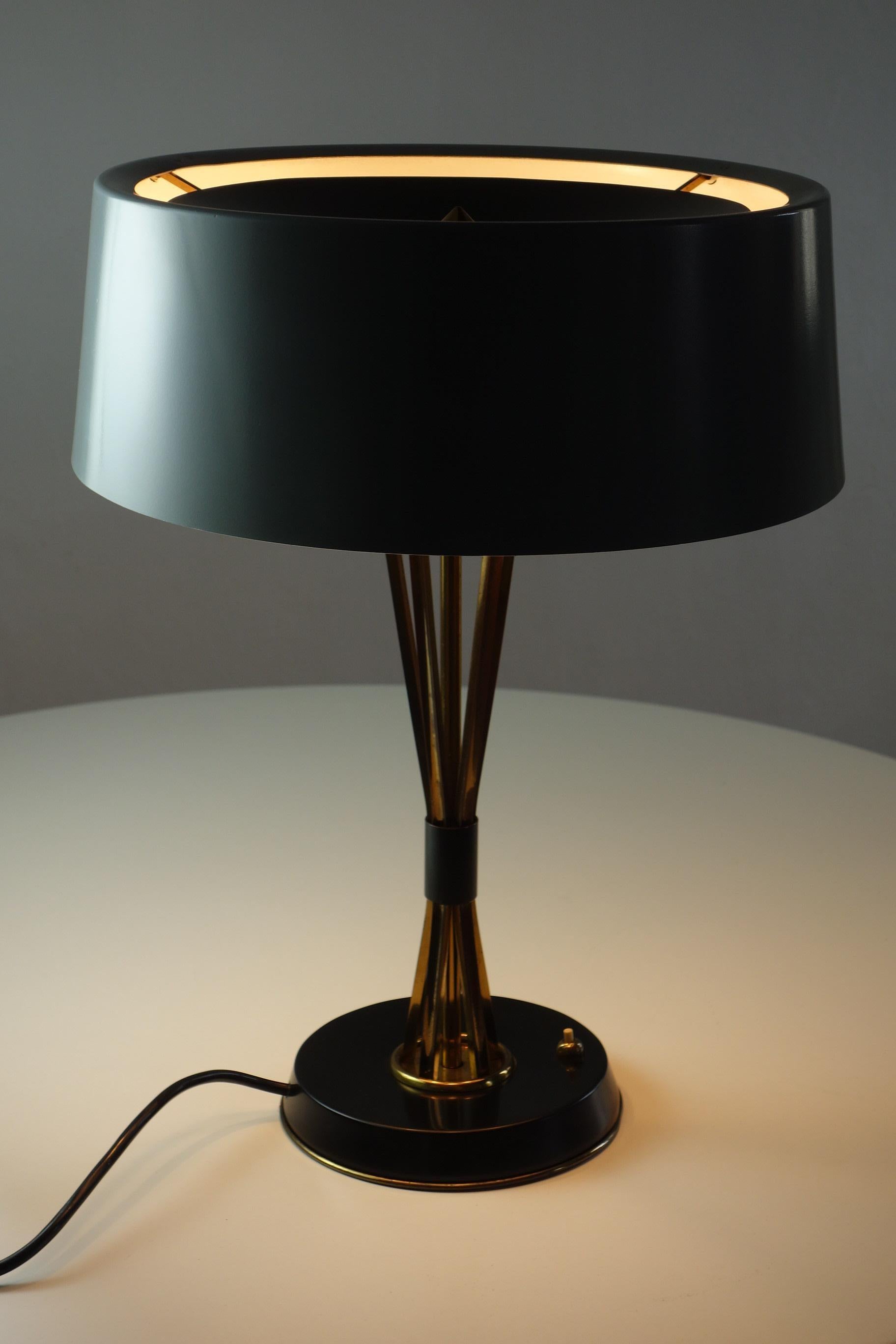 1950 Oscar Torlasco Lumi Italian Design Midcentury Brass Grey Black Table Lamp in vendita 10