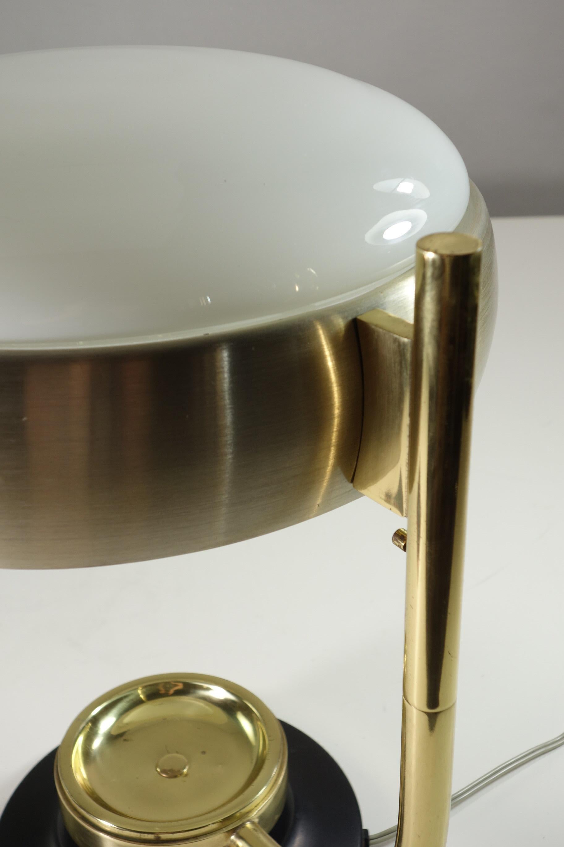 1950 Oscar Torlasco Lumi Milano Lampe de table italienne Midcentury Design en vente 4
