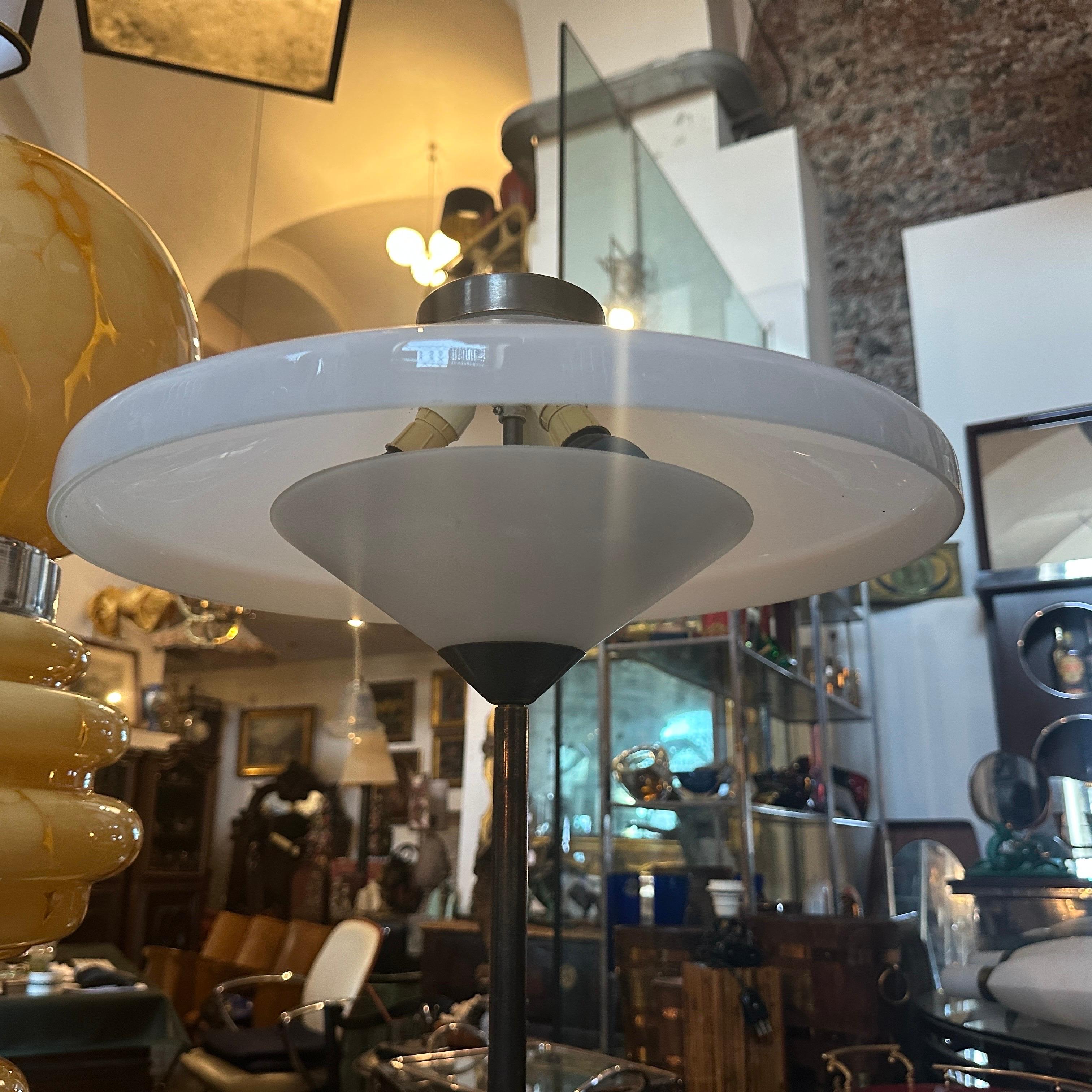 1950 Oscar Torlasco Style Mid-Century Modern Brass and Glass Italian Table Lamp For Sale 9