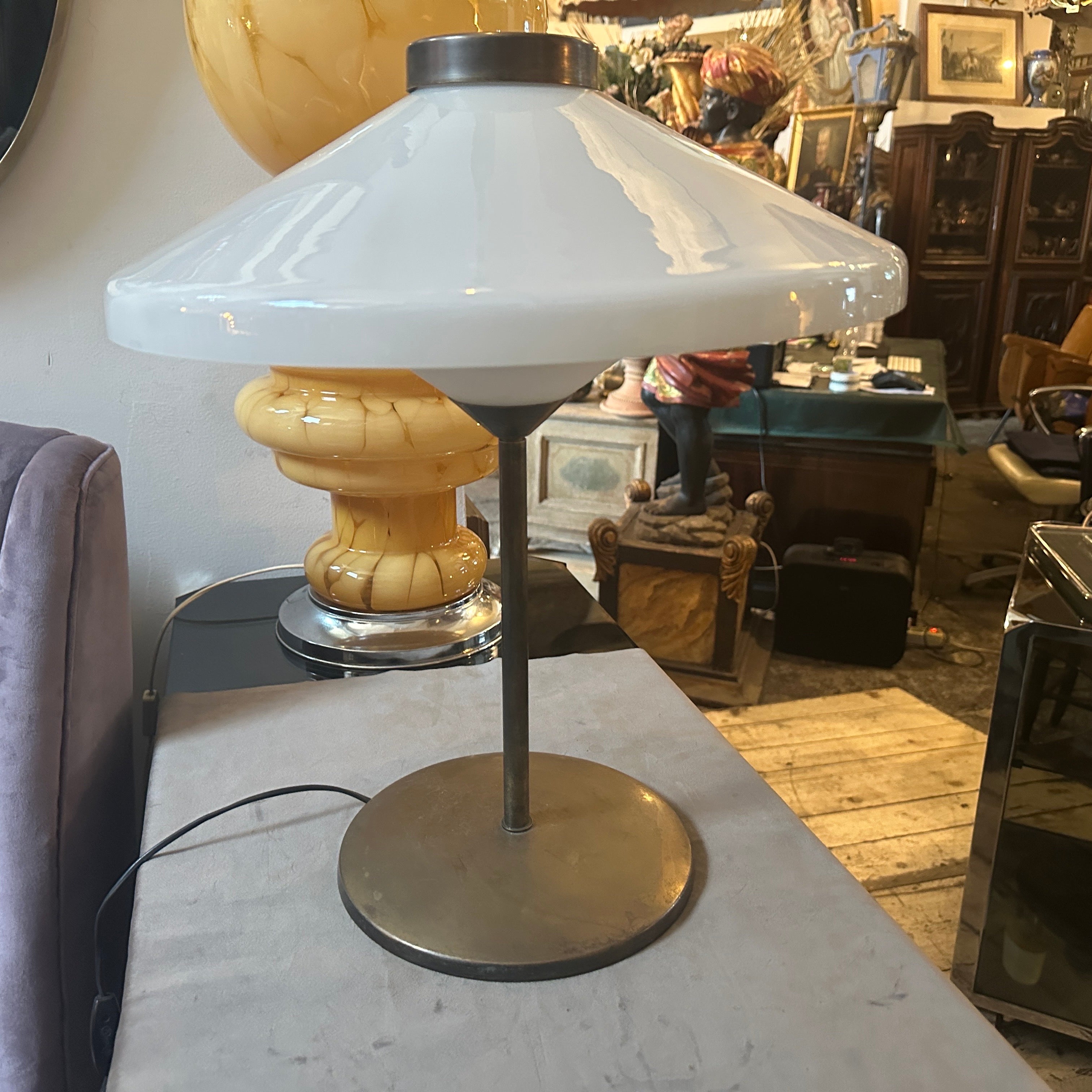 20th Century 1950 Oscar Torlasco Style Mid-Century Modern Brass and Glass Italian Table Lamp For Sale