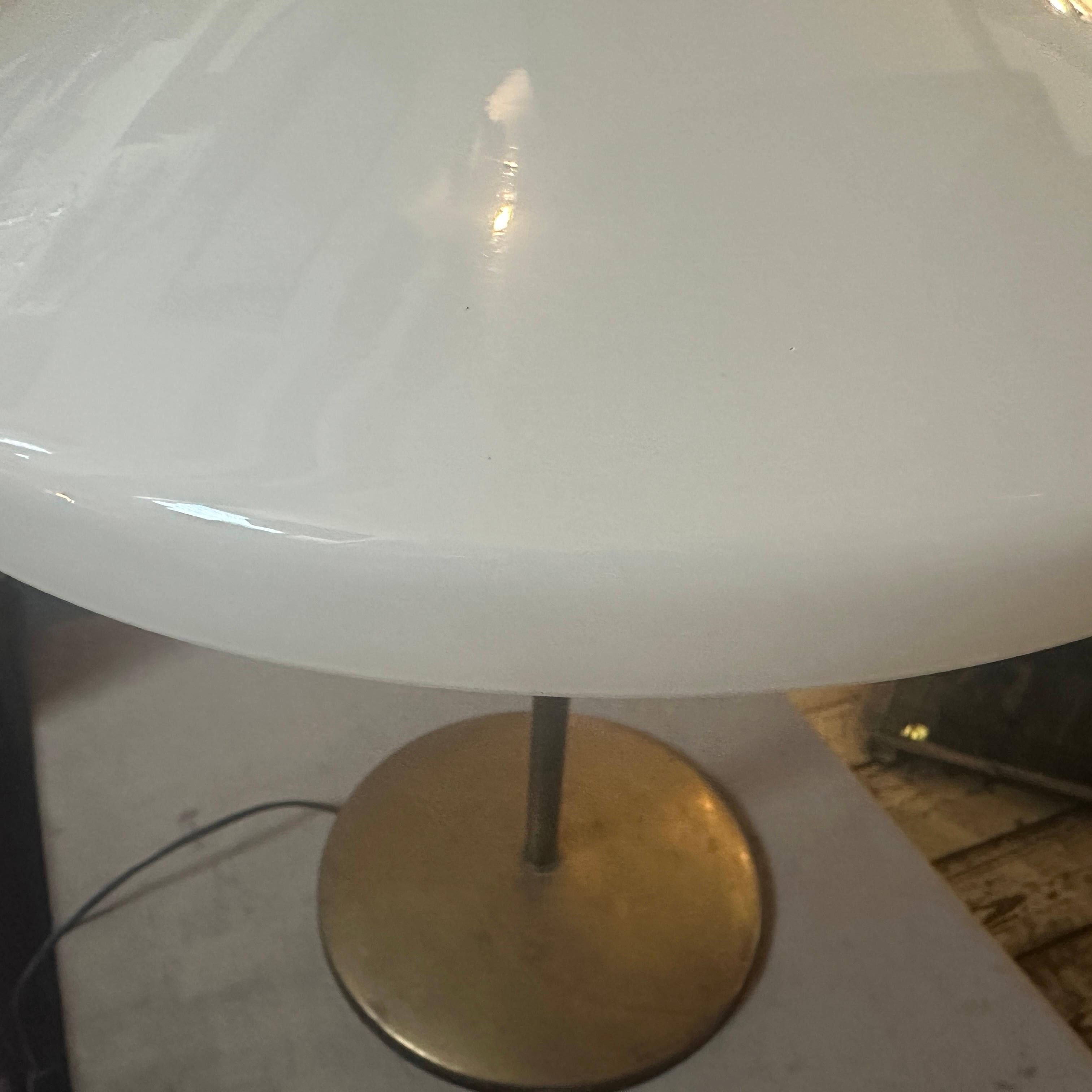 1950 Oscar Torlasco Style Mid-Century Modern Brass and Glass Italian Table Lamp For Sale 4