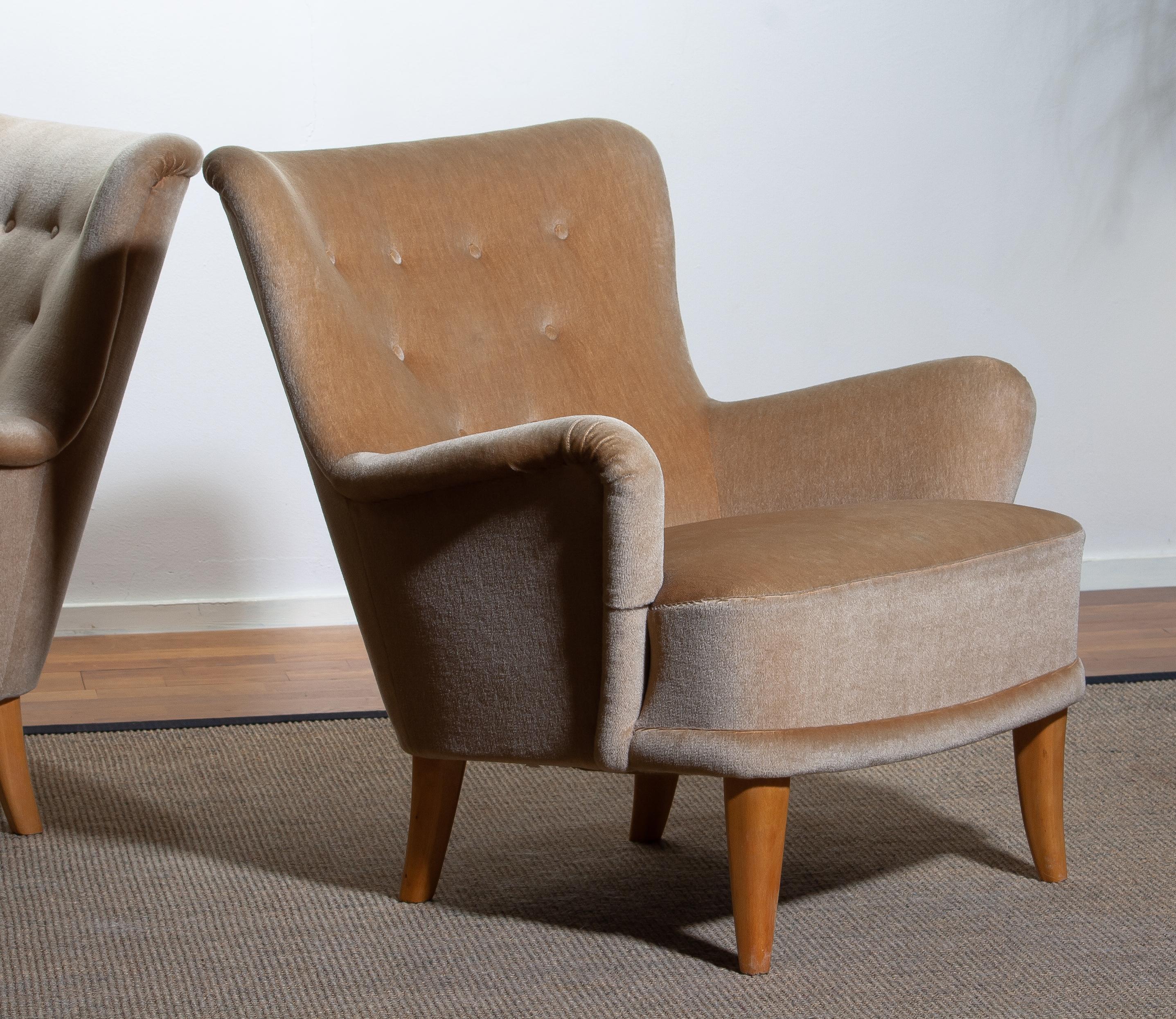 1950, Pair Beige Velvet Lounge Chairs by Carl Malmsten for O.H. Sjögren Sweden In Good Condition In Silvolde, Gelderland