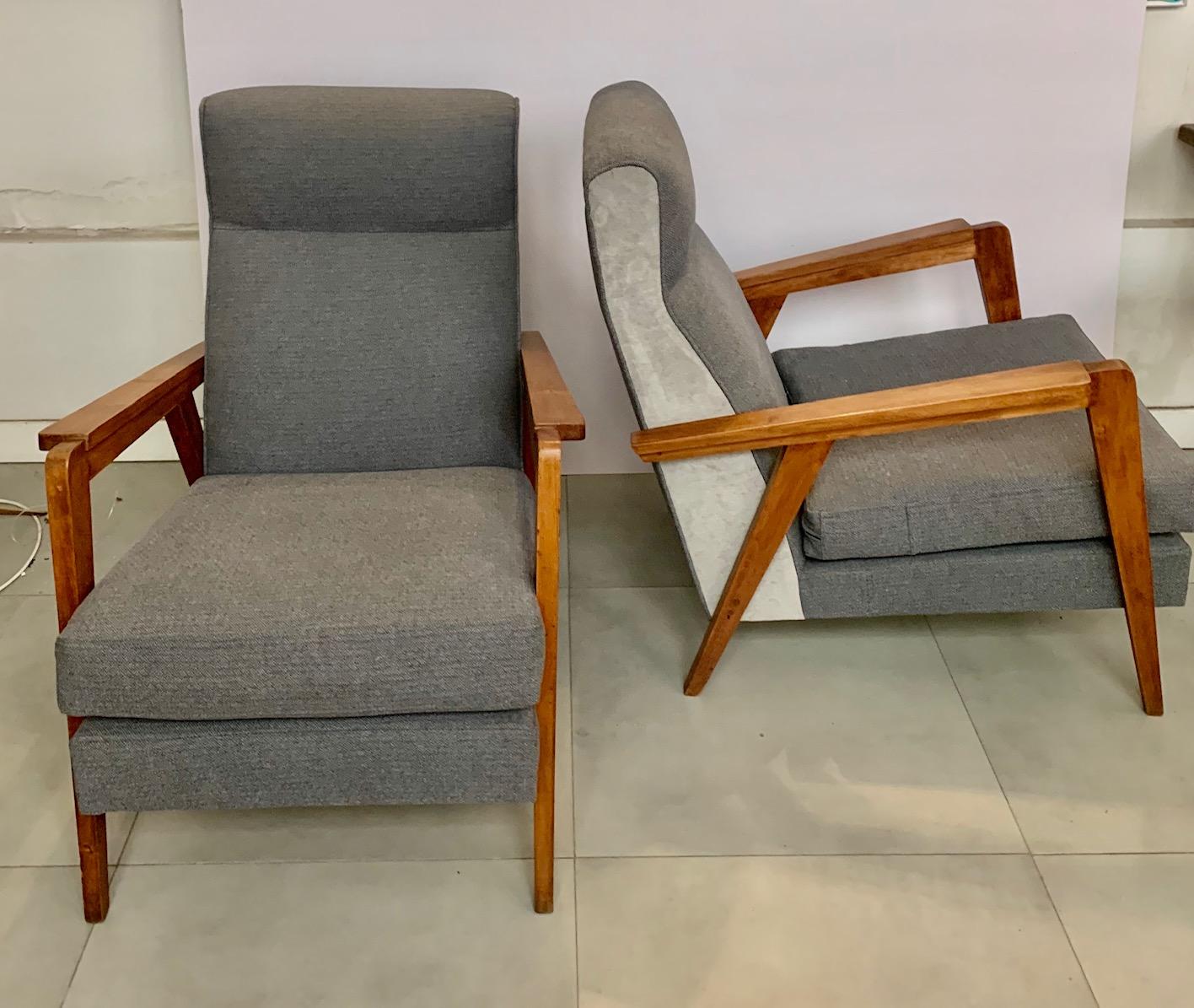 1950 Pair of French Oak Armchairs In Good Condition For Sale In Madrid, ES