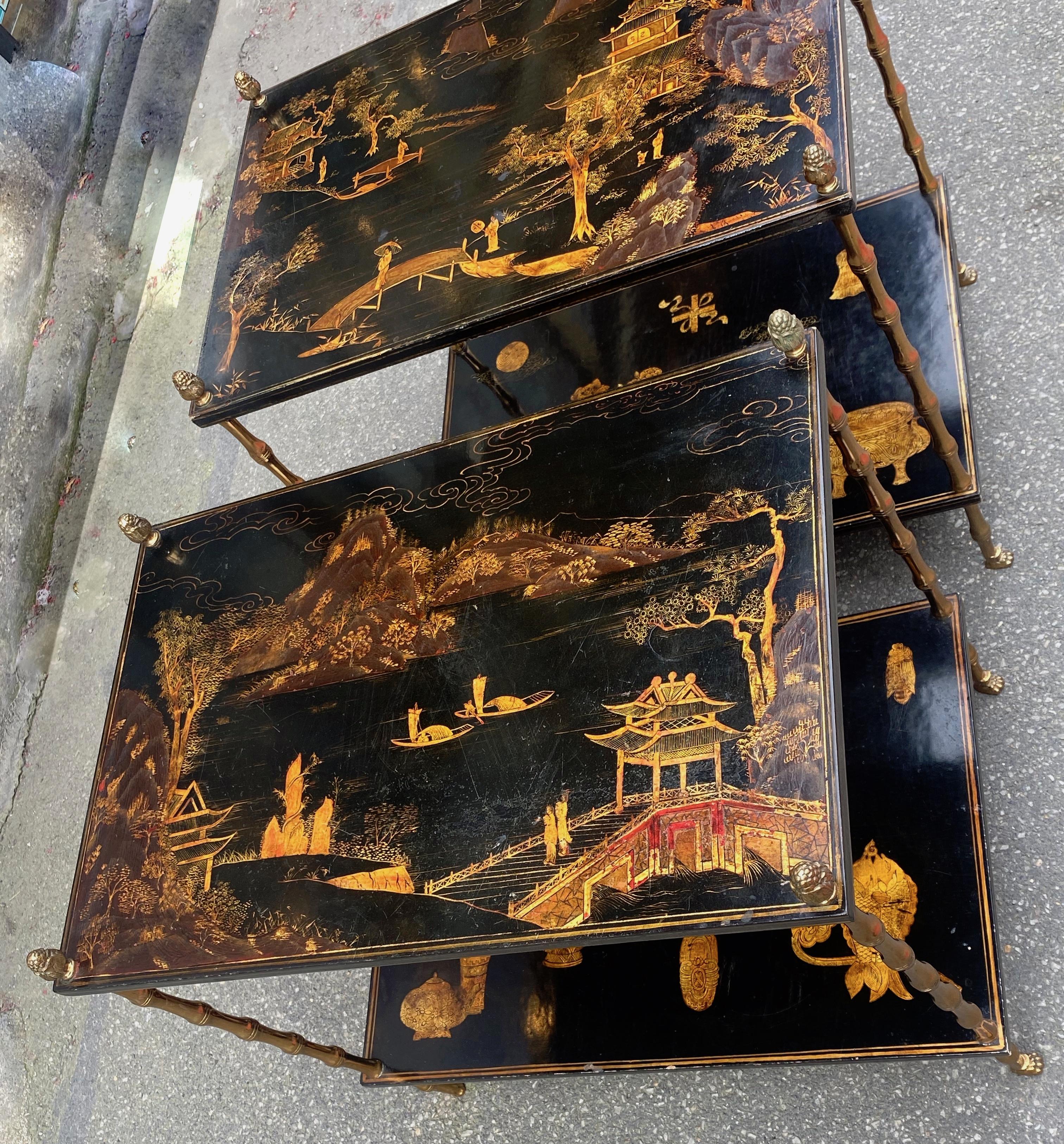 Pair of gilt bronze tables with bamboo decor, claw feet with Chinese lacquer wooden tops decorated with landscape, birds, fisherman on a boat, pine cones at the end of the uprights
circa 1950, condition of use
Everything is screwed, removable,