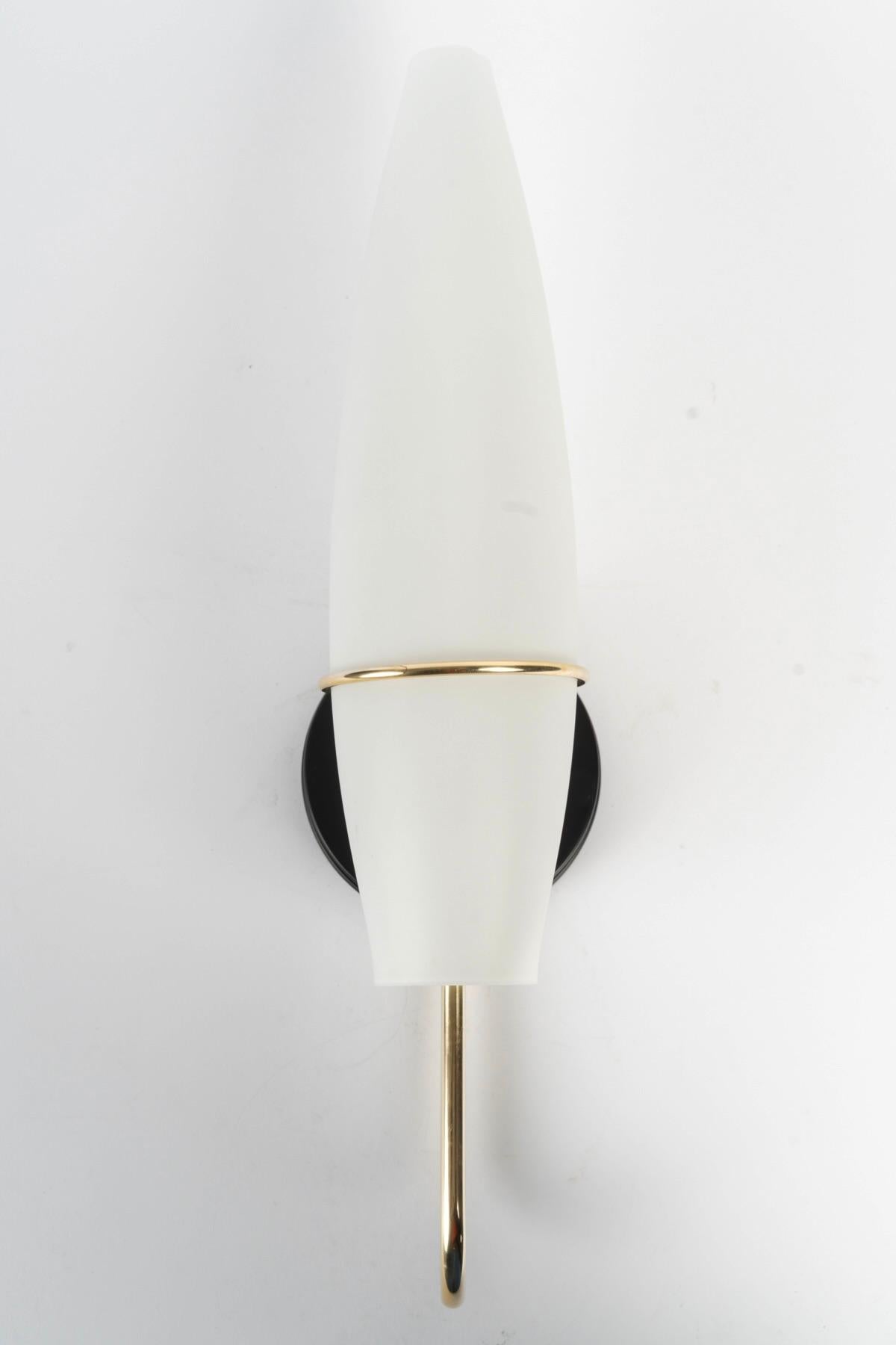 Ottone 1950 Coppia di lampade a parete Maison Lunel in vendita