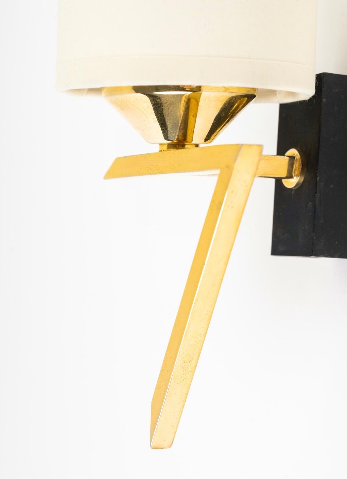 Mid-20th Century 1950 Pair of Maison Roche gilded brass wall lights For Sale