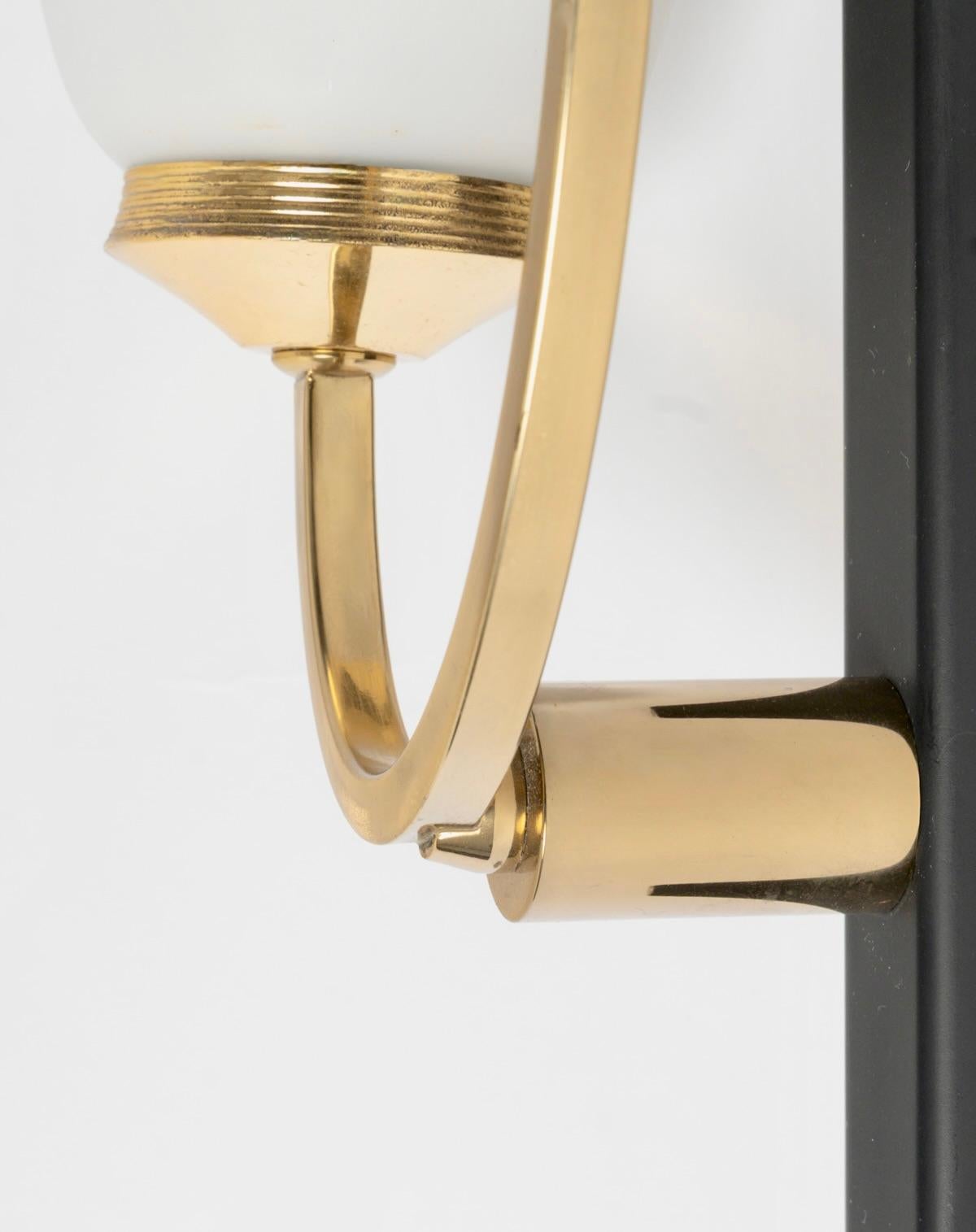 1950 Paar Wandleuchten Maison Lunel (Messing) im Angebot