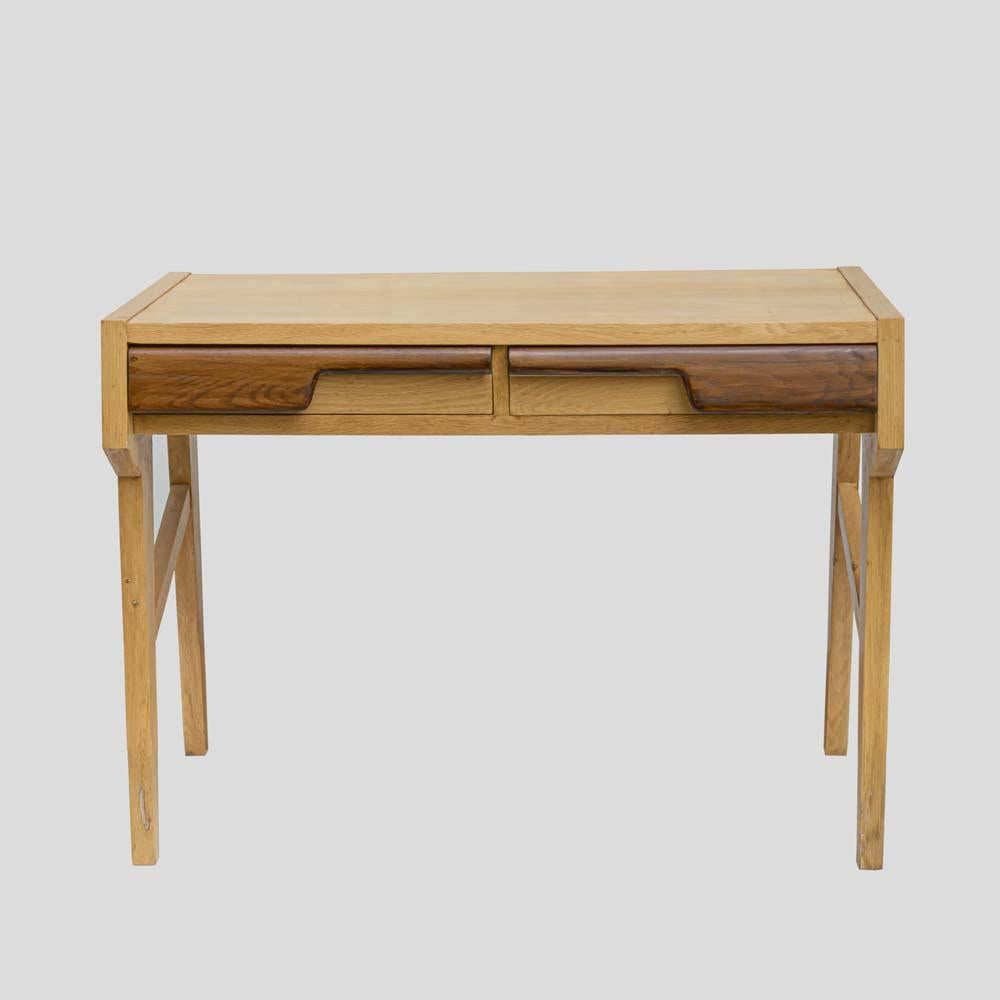 Scrivania italiana del 1950 in frassino con due cassetti nello stile di Paolo Buffa in vendita 1